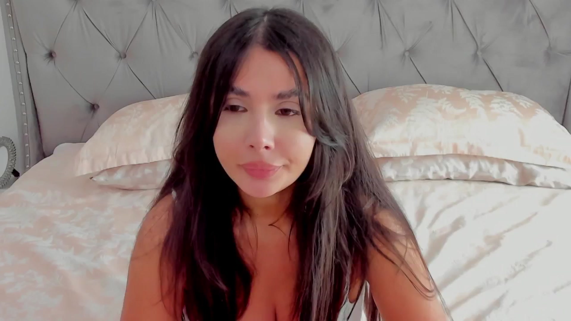 Gallery image thumbnail from LenaLiveNow's myfreecams stream on, 07/09/2024, 13:52 image 12 of 20