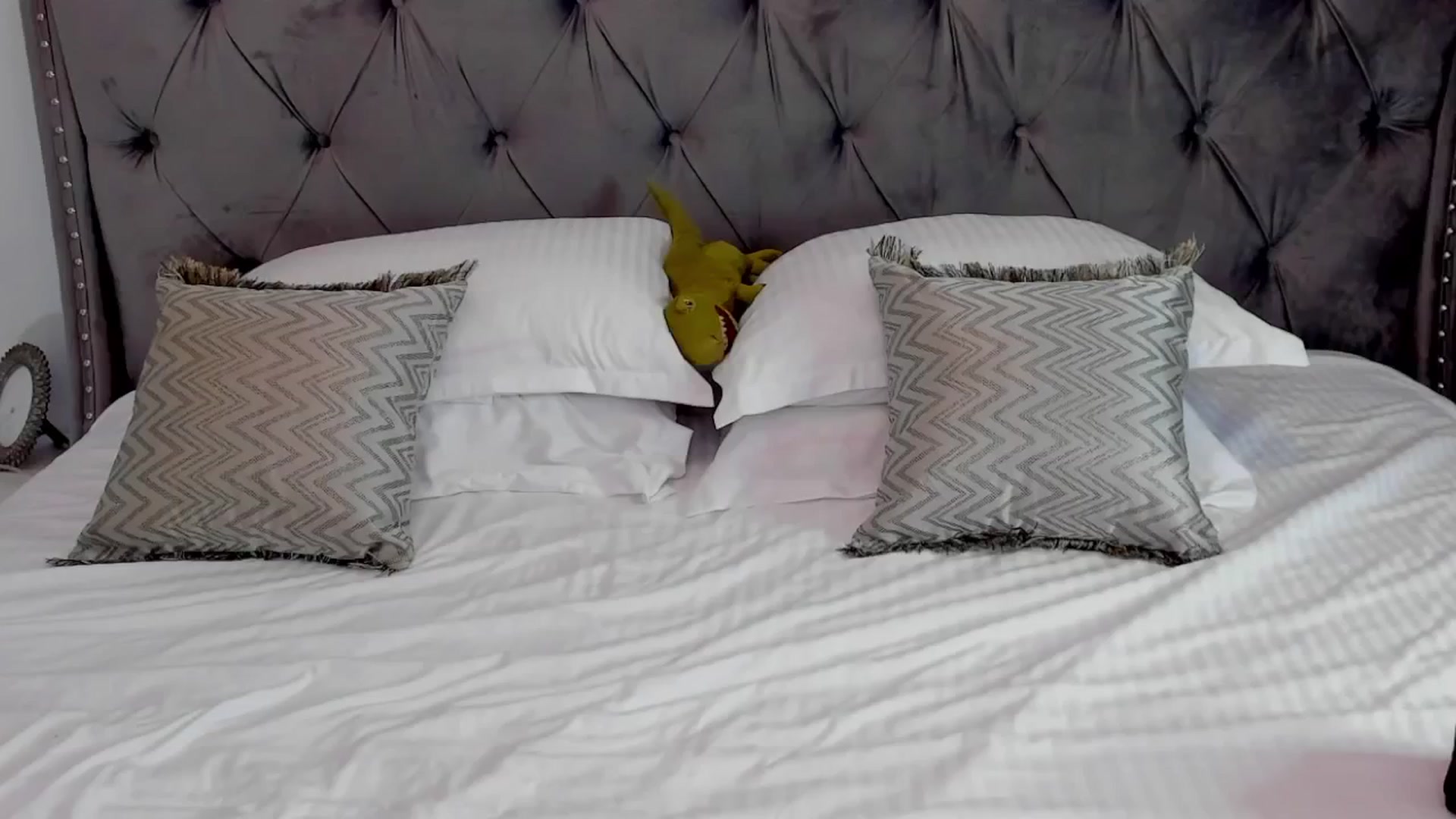 Gallery image thumbnail from LenaLiveNow's myfreecams stream on, 07/24/2024, 17:35 image 10 of 20