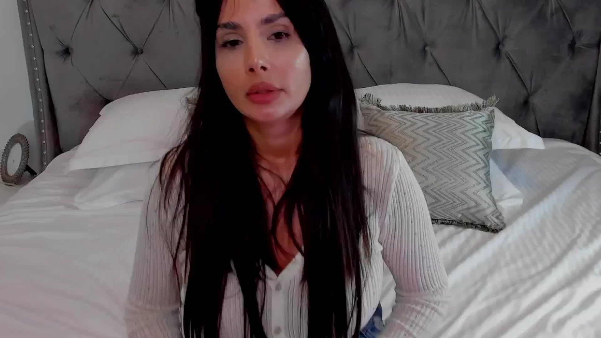 Gallery image thumbnail from LenaLiveNow's myfreecams stream on, 07/24/2024, 17:35 image 19 of 20