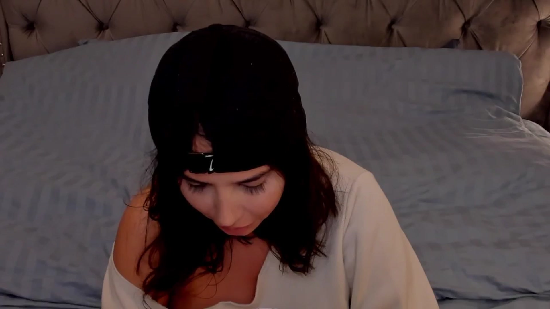 Gallery image thumbnail from LenaLiveNow's myfreecams stream on, 09/29/2024, 23:26 image 6 of 20