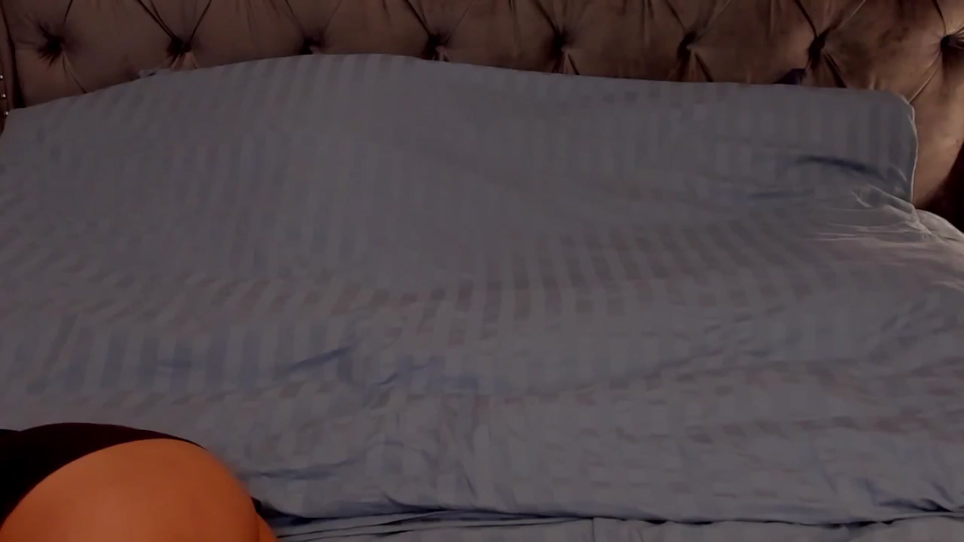 Gallery image thumbnail from LenaLiveNow's myfreecams stream on, 09/29/2024, 23:26 image 4 of 20