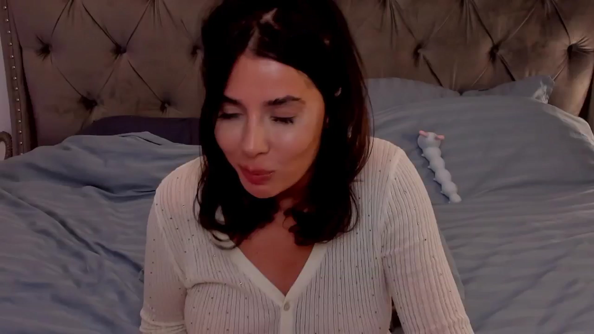 Gallery image thumbnail from LenaLiveNow's myfreecams stream on, 10/06/2024, 19:07 image 8 of 20