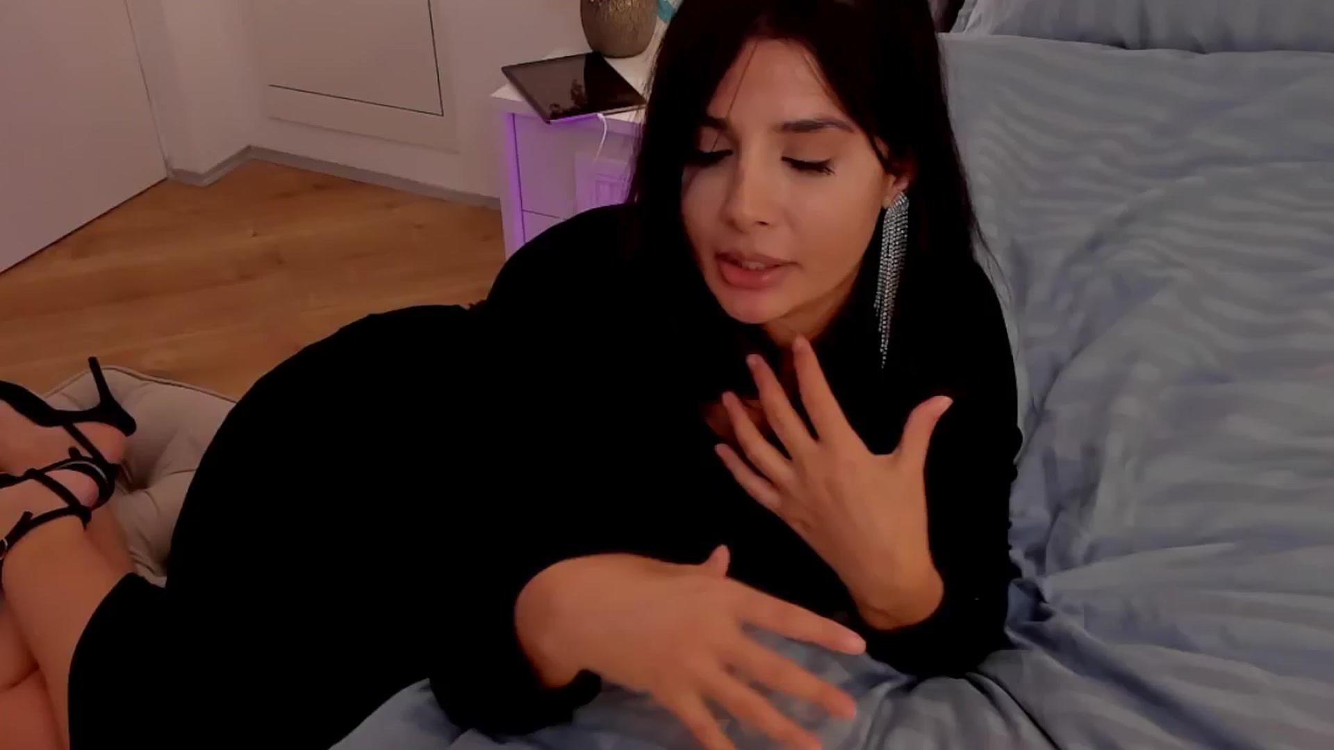Gallery image thumbnail from LenaLiveNow's myfreecams stream on, 10/12/2024, 18:10 image 7 of 20
