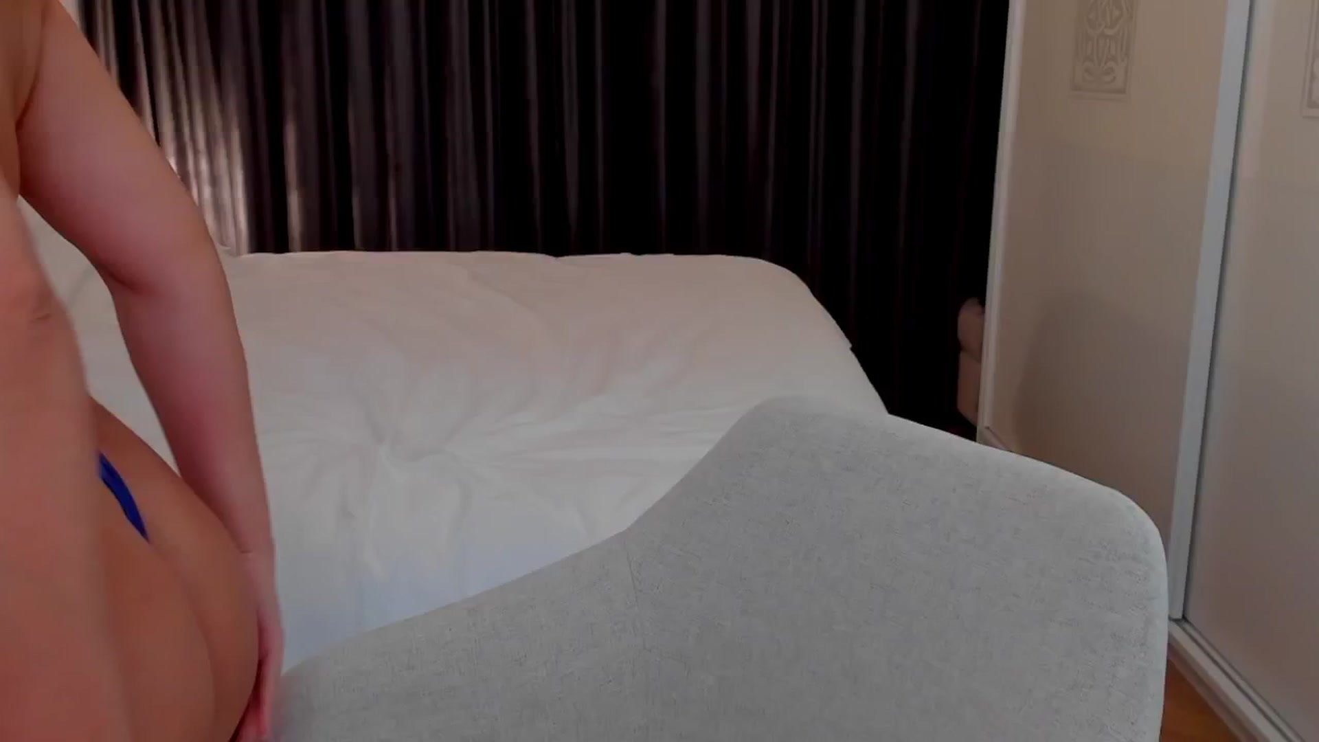 Gallery image thumbnail from LenaLiveNow's myfreecams stream on, 11/17/2024, 24:19 image 6 of 20