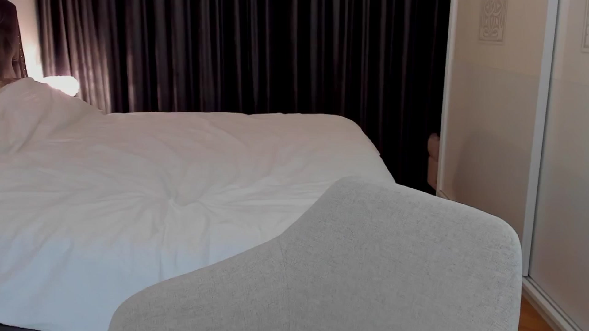 Gallery image thumbnail from LenaLiveNow's myfreecams stream on, 11/17/2024, 24:19 image 7 of 20