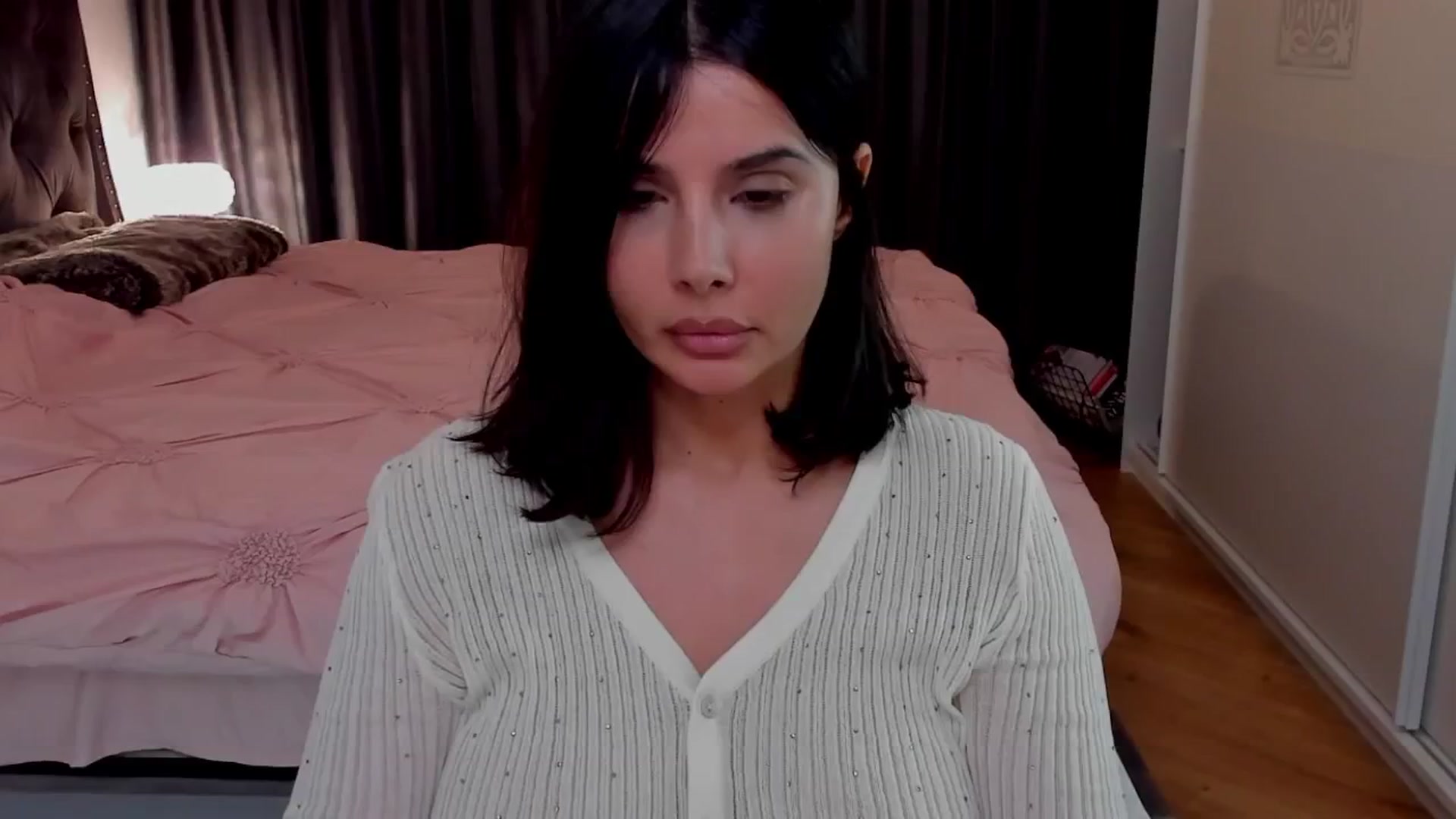 Gallery image thumbnail from LenaLiveNow's myfreecams stream on, 11/25/2024, 23:17 image 13 of 20