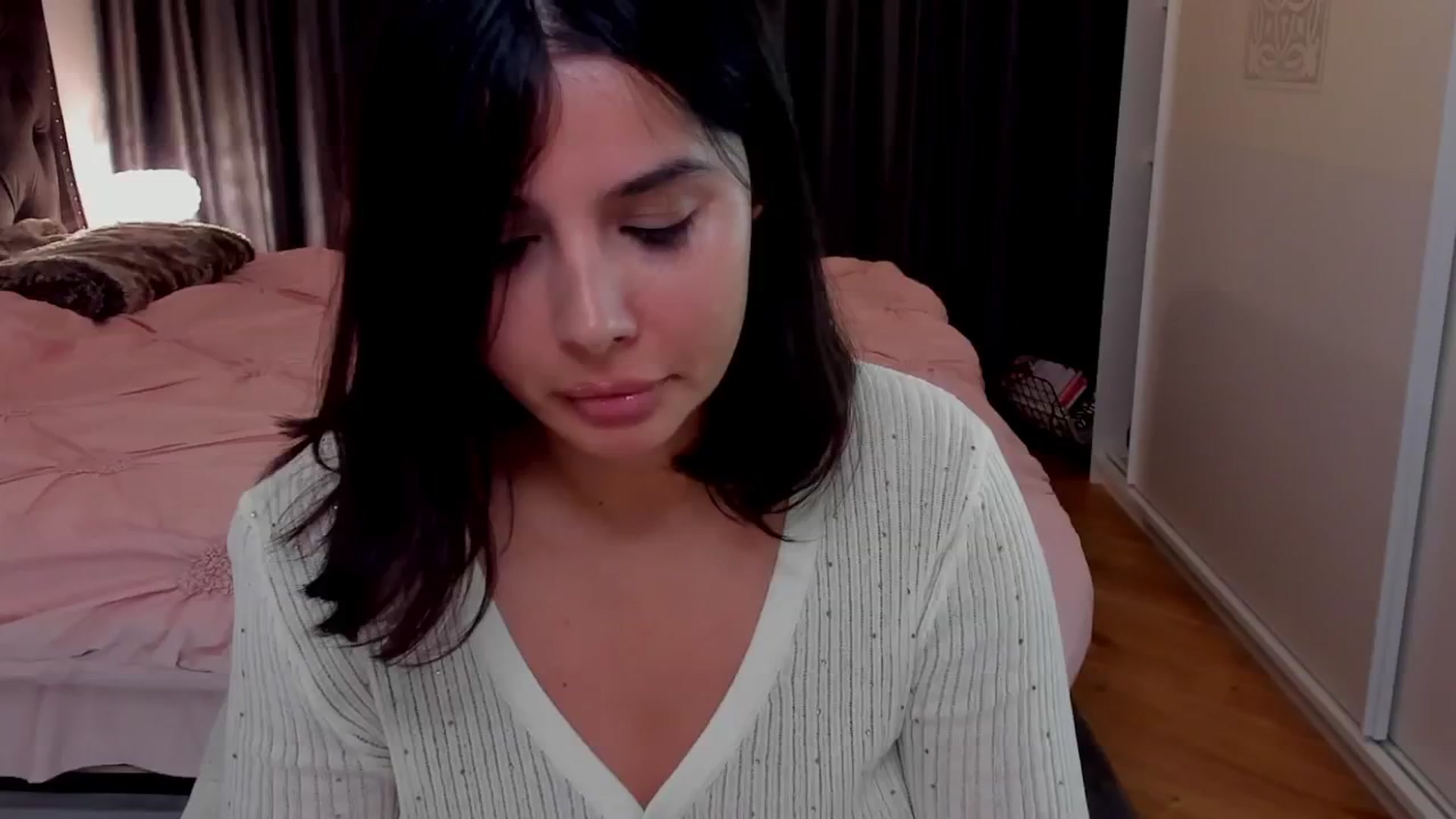 Gallery image thumbnail from LenaLiveNow's myfreecams stream on, 11/25/2024, 23:17 image 6 of 20