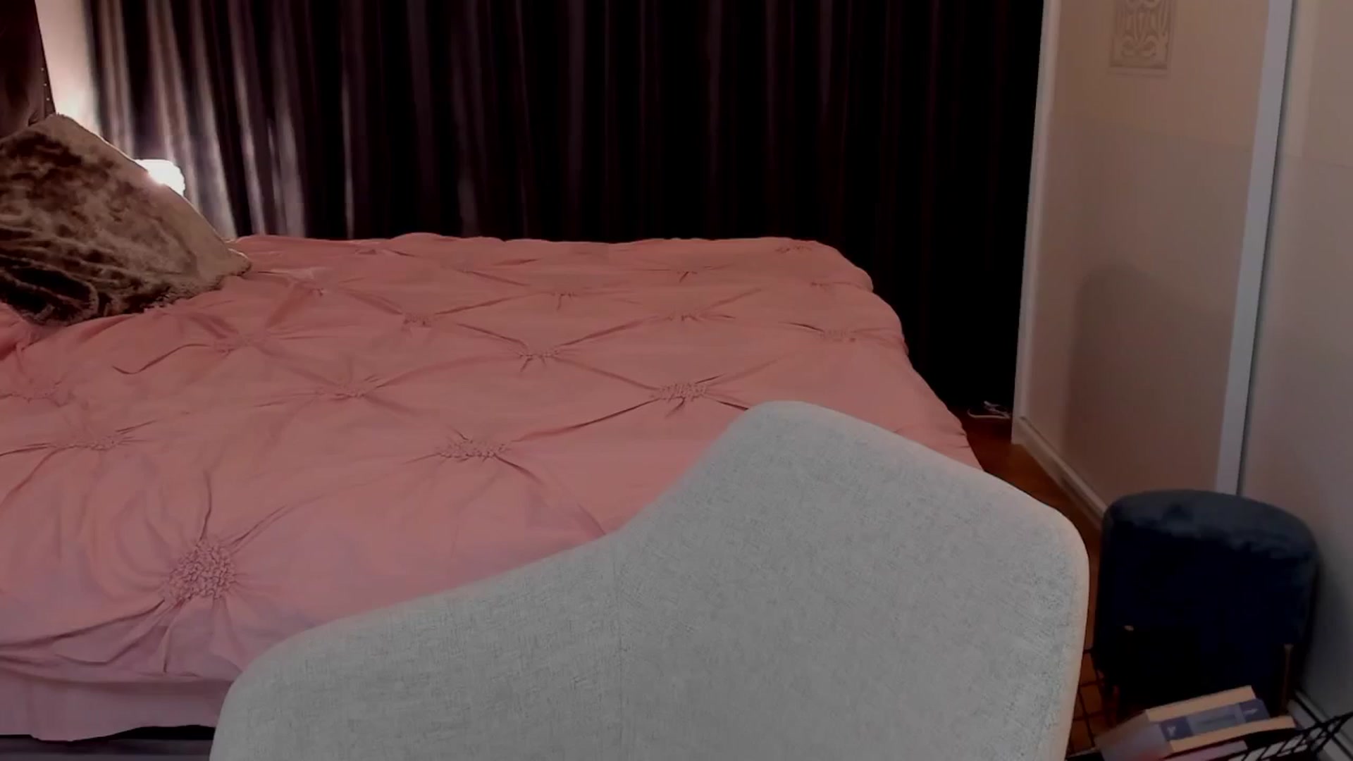 Gallery image thumbnail from LenaLiveNow's myfreecams stream on, 11/26/2024, 21:24 image 16 of 20