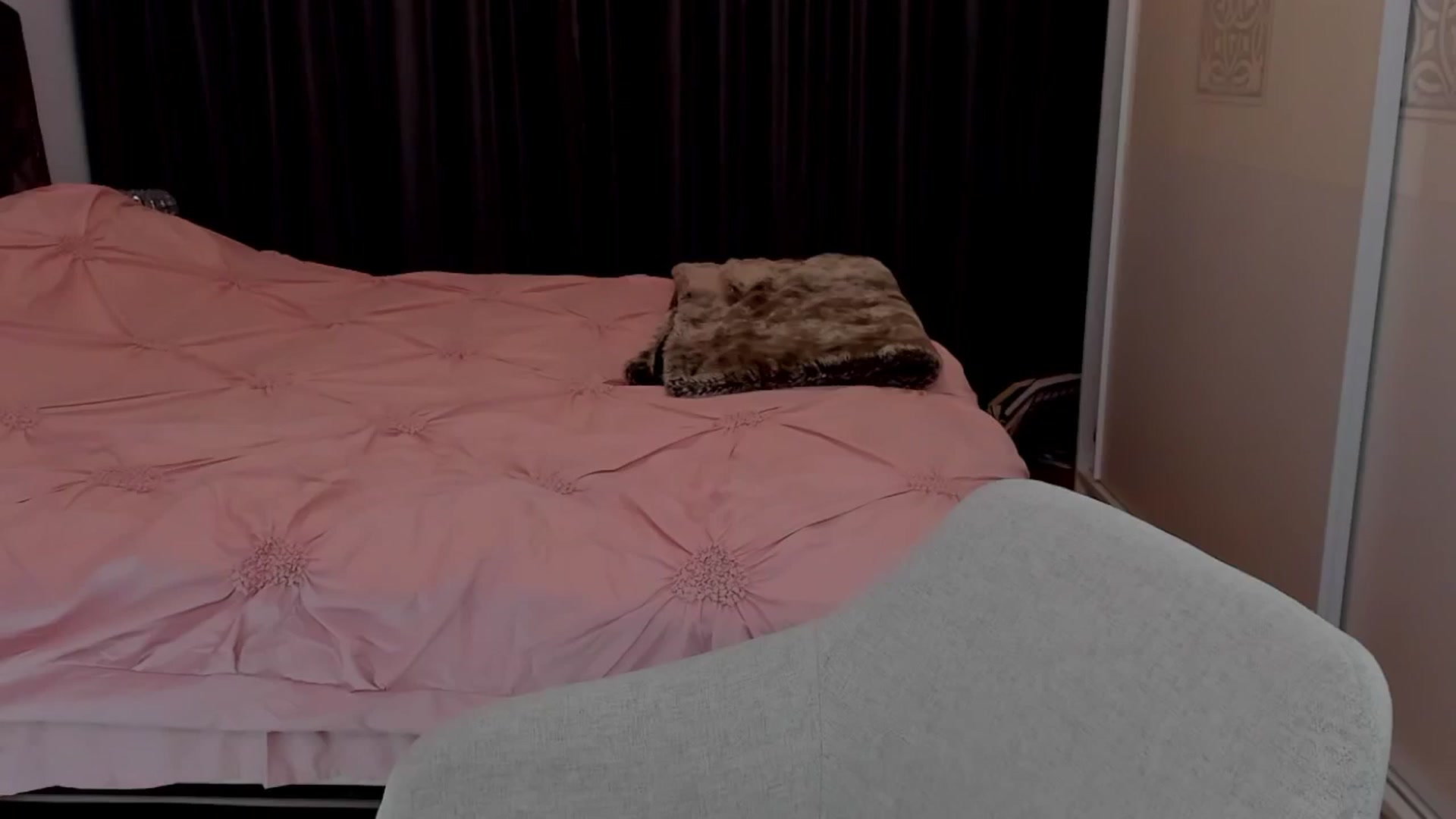Gallery image thumbnail from LenaLiveNow's myfreecams stream on, 12/01/2024, 23:51 image 5 of 20