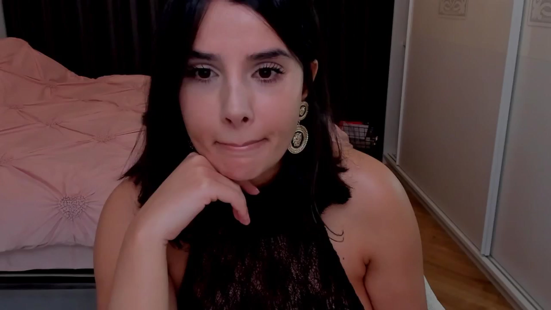 Gallery image thumbnail from LenaLiveNow's myfreecams stream on, 12/11/2024, 23:51 image 1 of 20