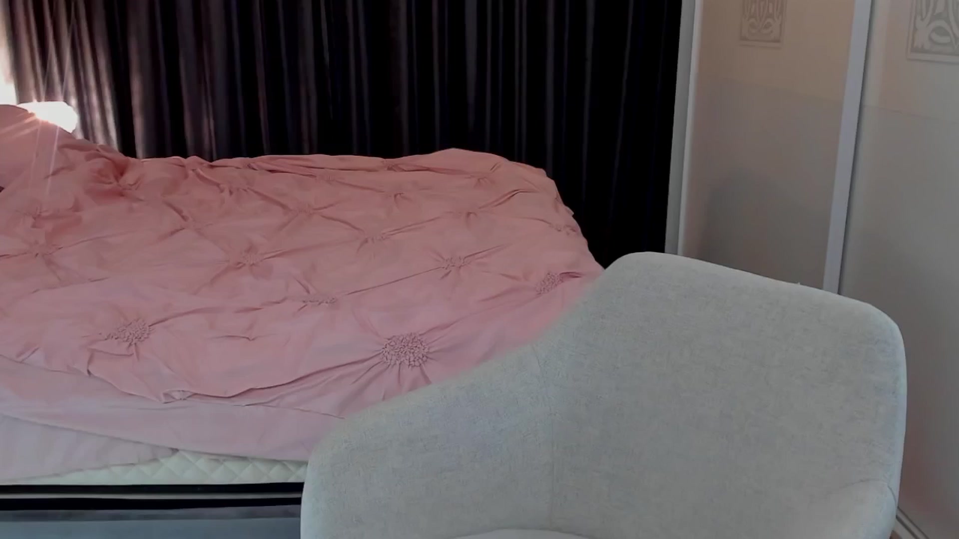 Gallery image thumbnail from LenaLiveNow's myfreecams stream on, 12/17/2024, 22:28 image 6 of 20