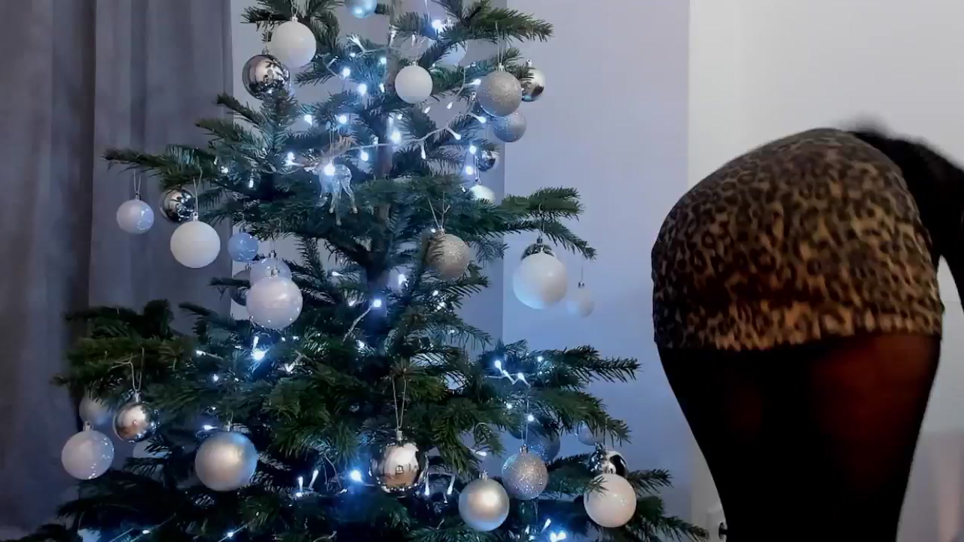 Gallery image thumbnail from LenaLiveNow's myfreecams stream on, 12/20/2024, 18:18 image 9 of 20