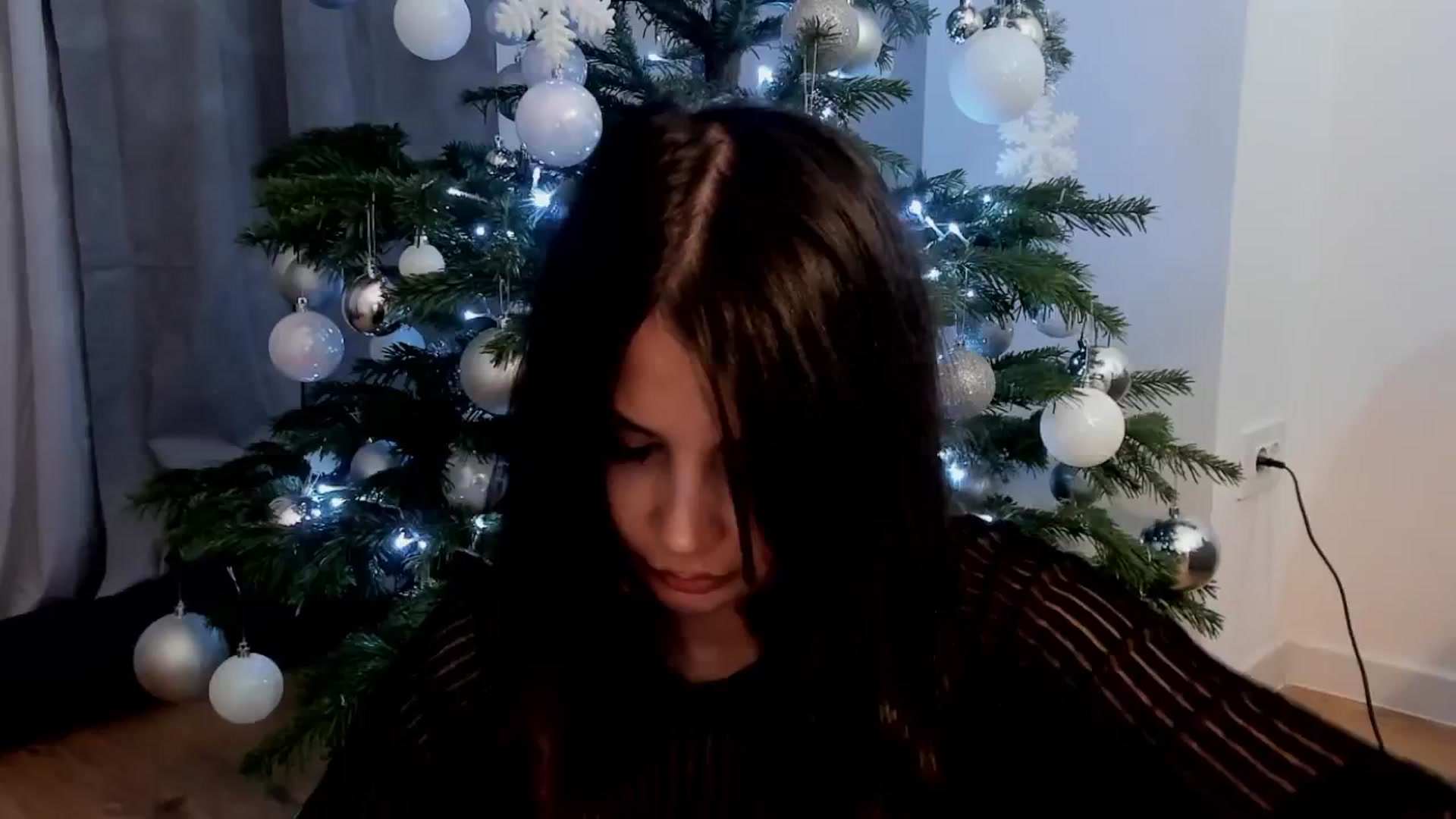 Gallery image thumbnail from LenaLiveNow's myfreecams stream on, 12/20/2024, 18:18 image 13 of 20