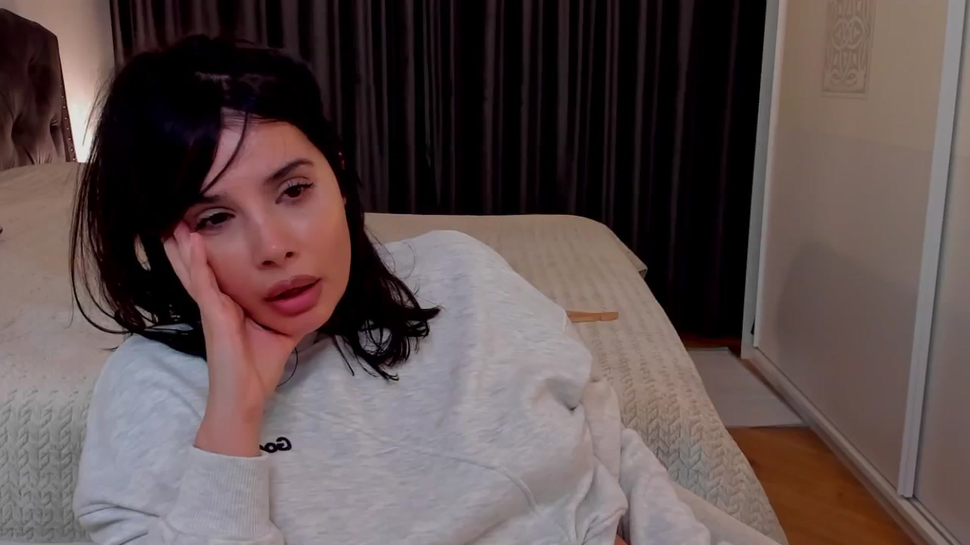 Gallery image thumbnail from LenaLiveNow's myfreecams stream on, 01/10/2025, 24:37 image 17 of 20