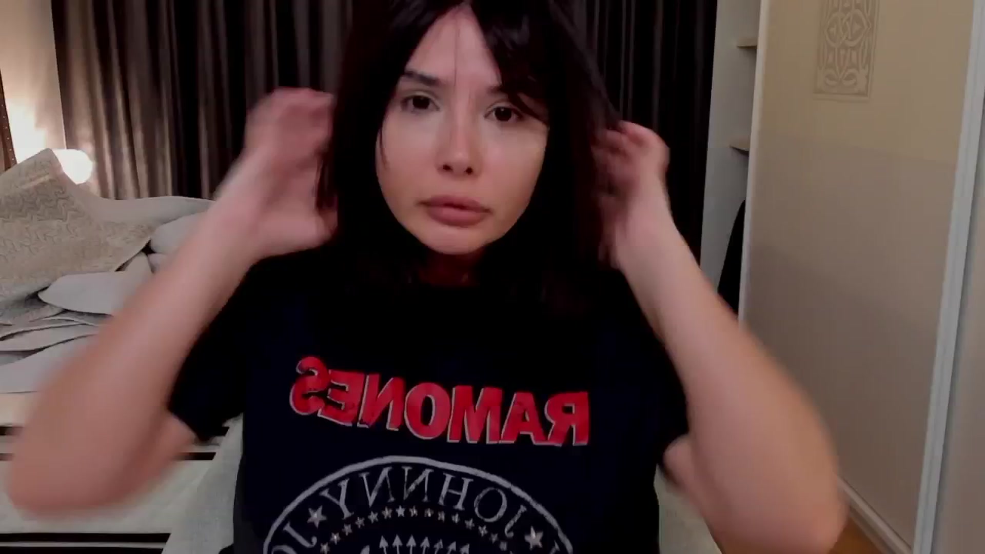 Gallery image thumbnail from LenaLiveNow's myfreecams stream on, 01/16/2025, 23:15 image 9 of 20