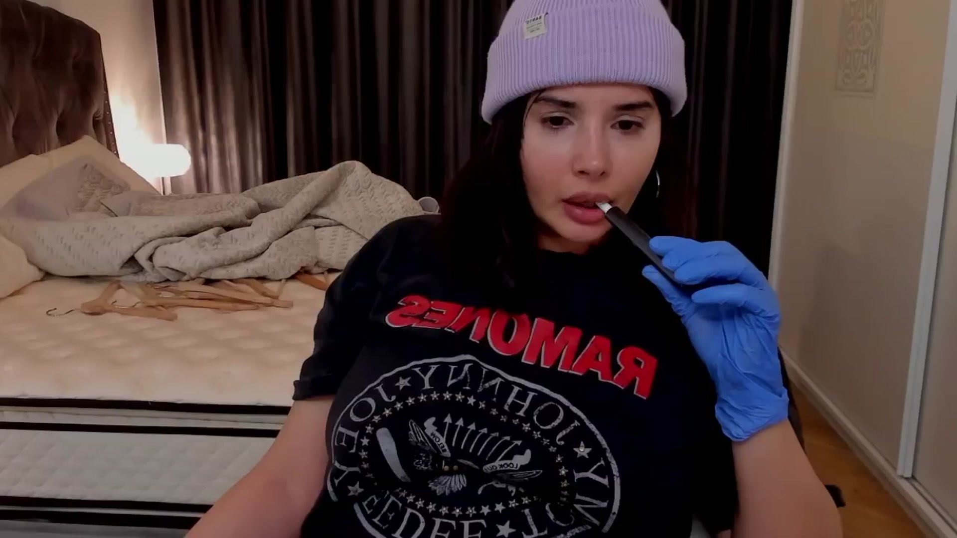 Gallery image thumbnail from LenaLiveNow's myfreecams stream on, 01/16/2025, 23:15 image 17 of 20