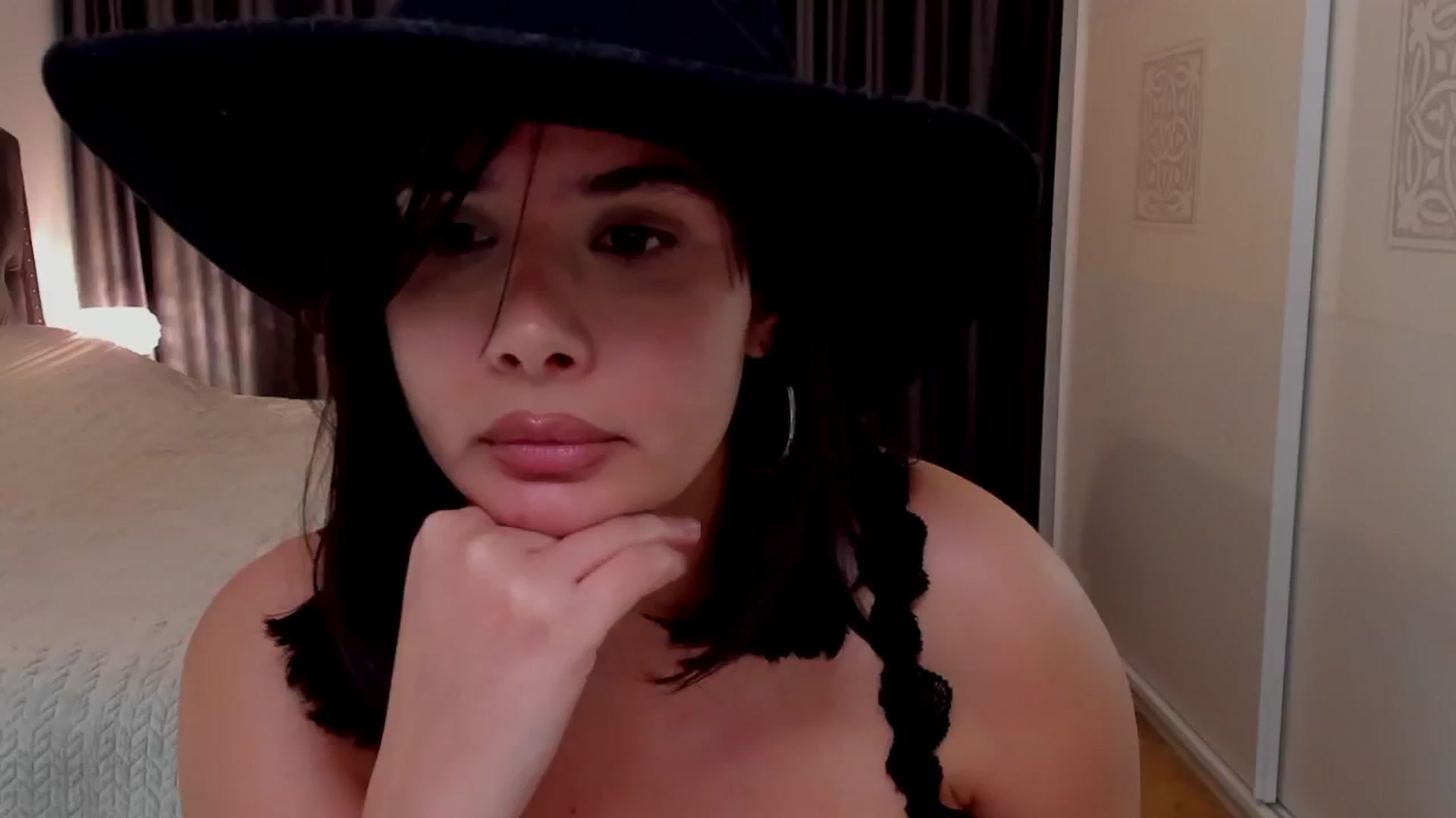 Gallery image thumbnail from LenaLiveNow's myfreecams stream on, 01/20/2025, 20:42 image 20 of 20