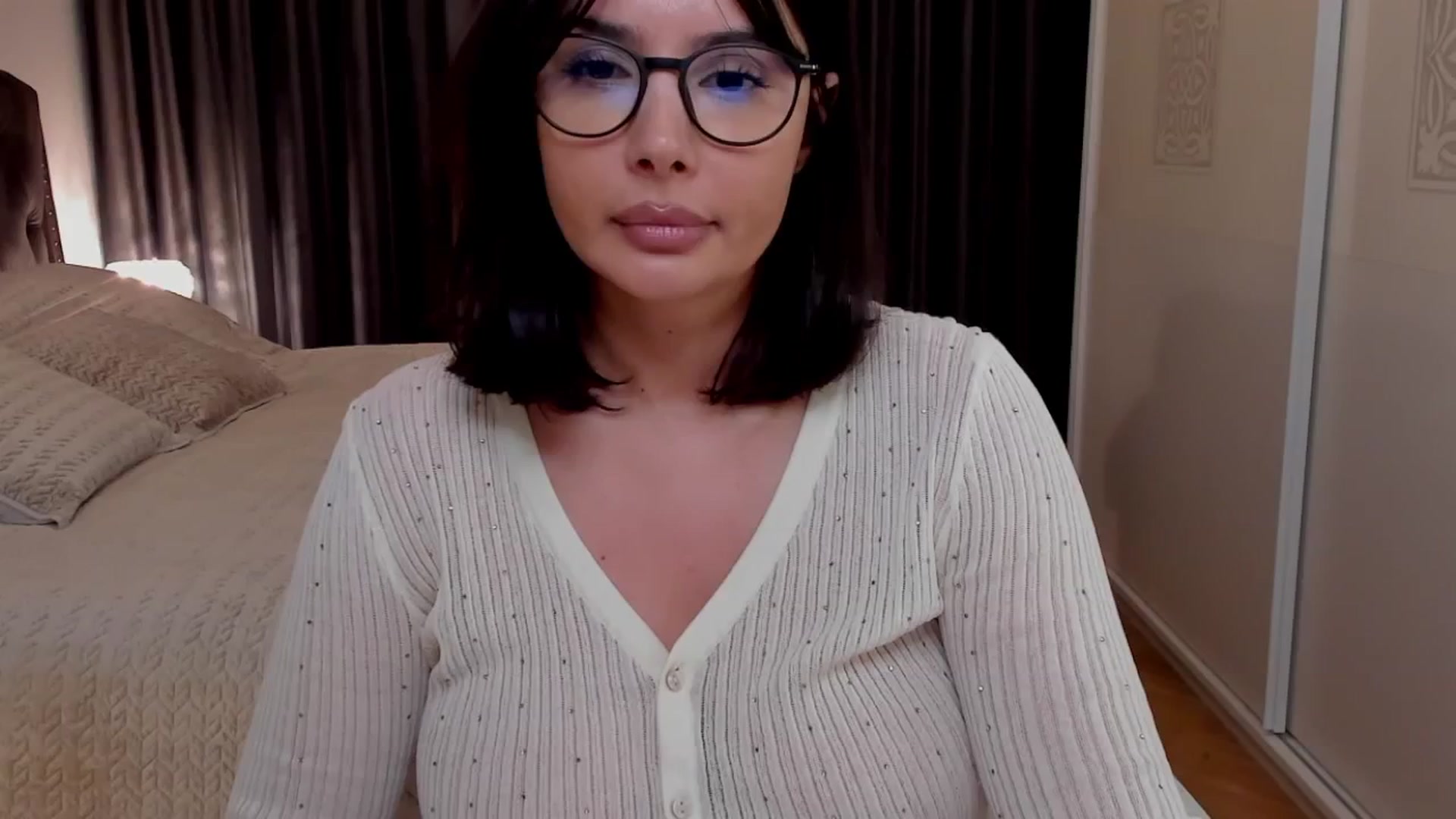 Gallery image thumbnail from LenaLiveNow's myfreecams stream on, 03/02/2025, 19:15 image 4 of 20