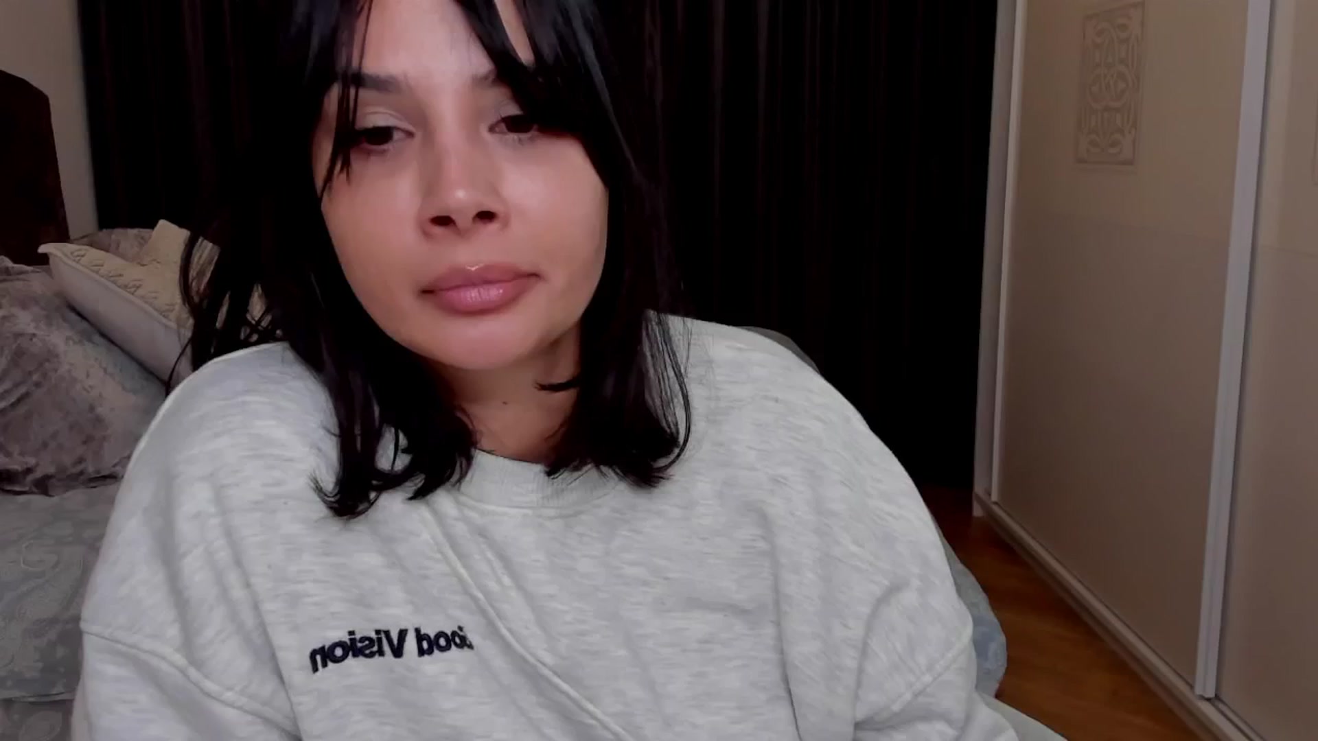Gallery image thumbnail from LenaLiveNow's myfreecams stream on, 03/20/2025, 24:21 image 3 of 20