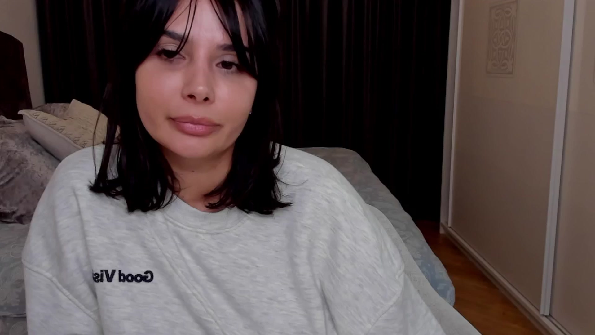 Gallery image thumbnail from LenaLiveNow's myfreecams stream on, 03/20/2025, 24:21 image 10 of 20