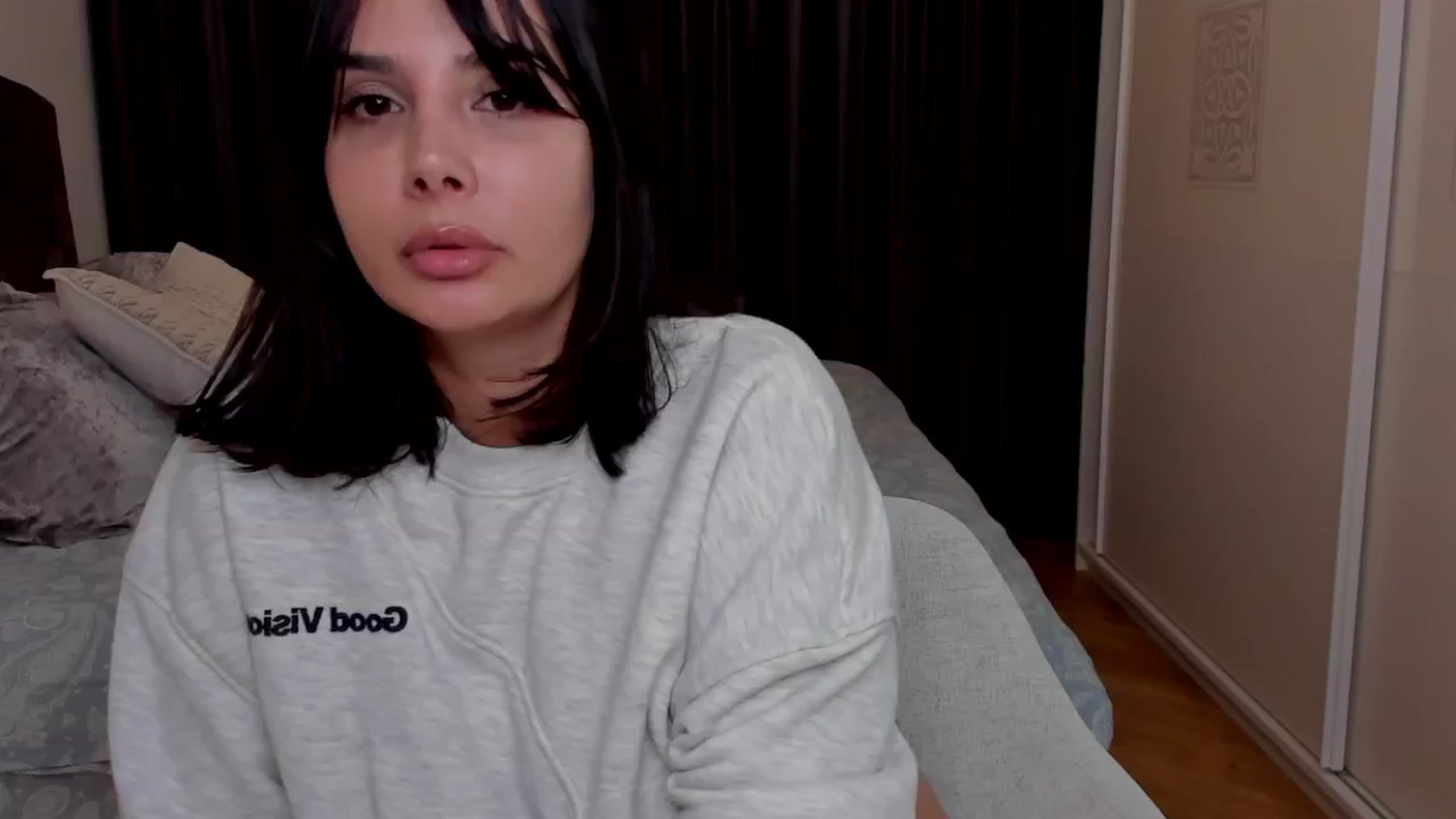 Gallery image thumbnail from LenaLiveNow's myfreecams stream on, 03/20/2025, 24:21 image 5 of 20