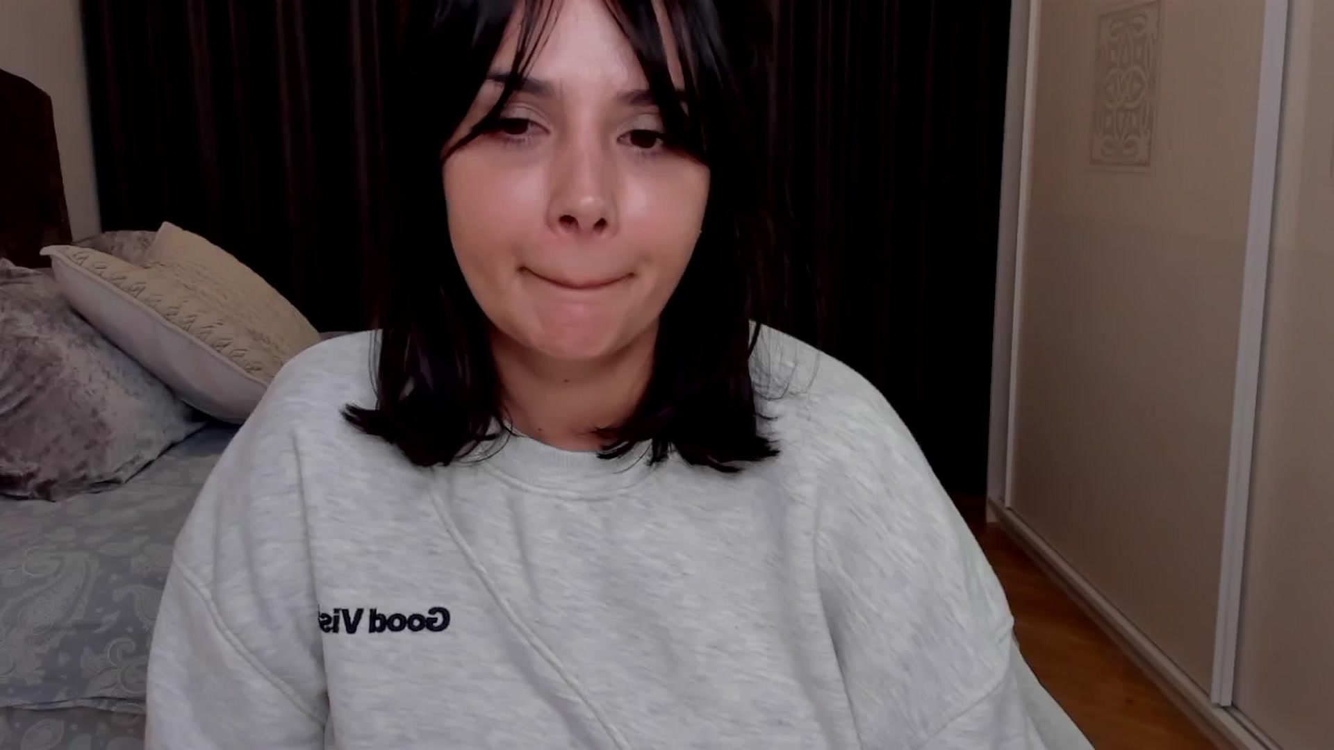 Gallery image thumbnail from LenaLiveNow's myfreecams stream on, 03/20/2025, 24:21 image 12 of 20