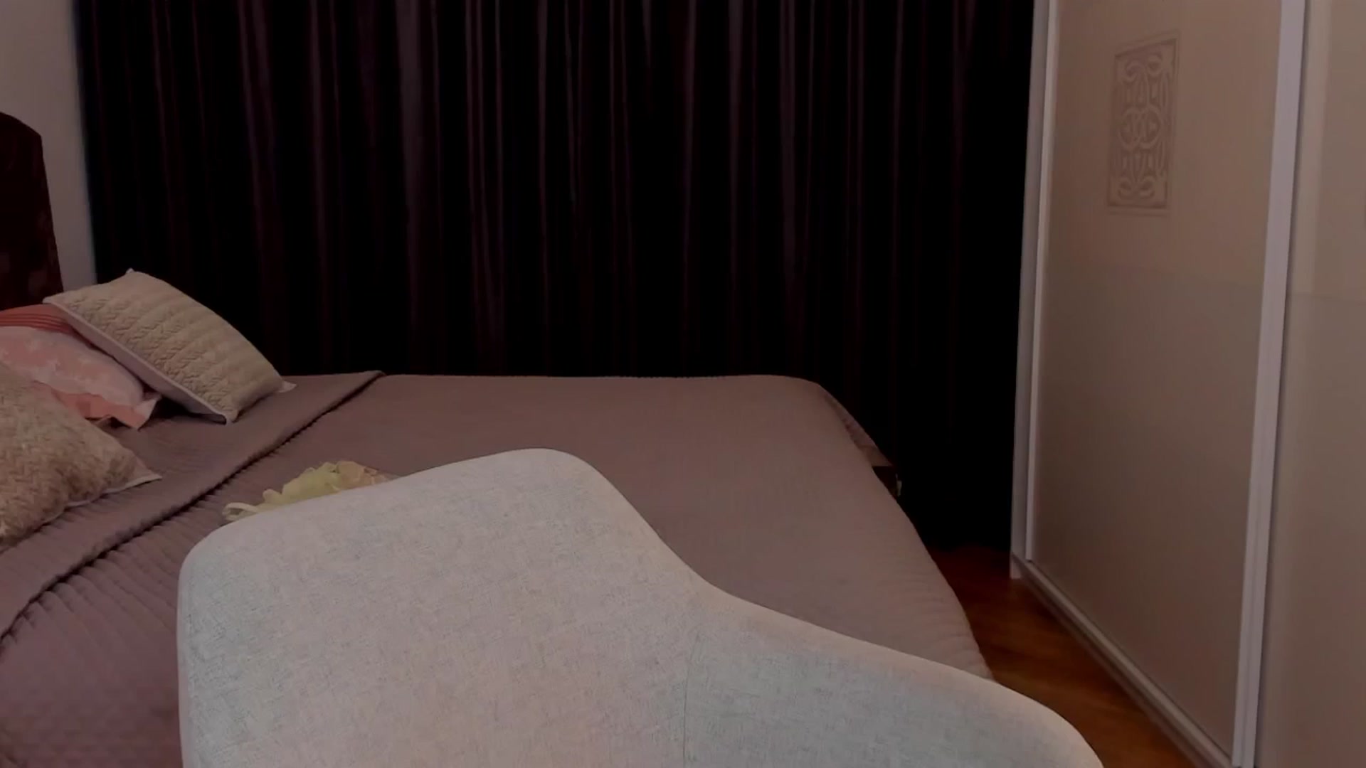 Gallery image thumbnail from LenaLiveNow's myfreecams stream on, 03/27/2025, 24:07 image 11 of 20