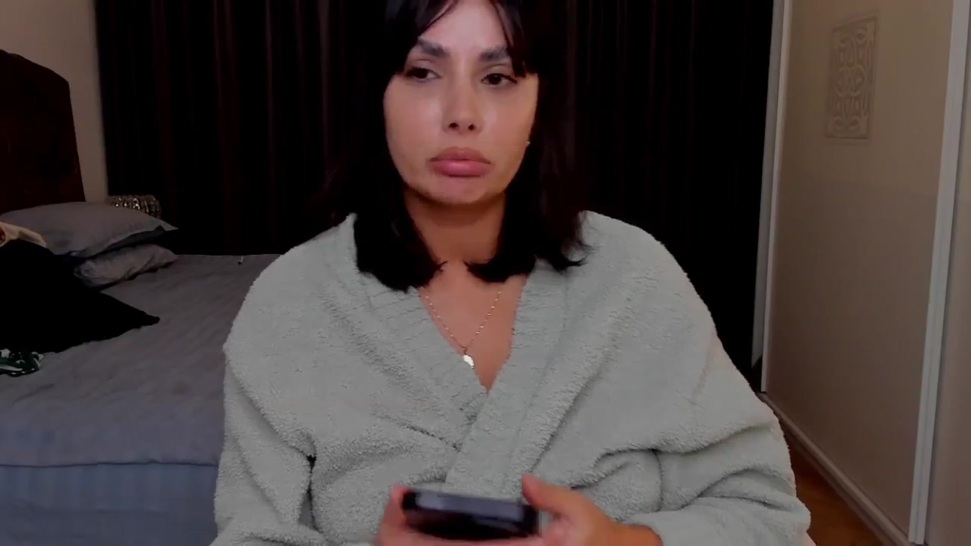 Gallery image thumbnail from LenaLiveNow's myfreecams stream on, 03/31/2025, 20:38 image 16 of 20
