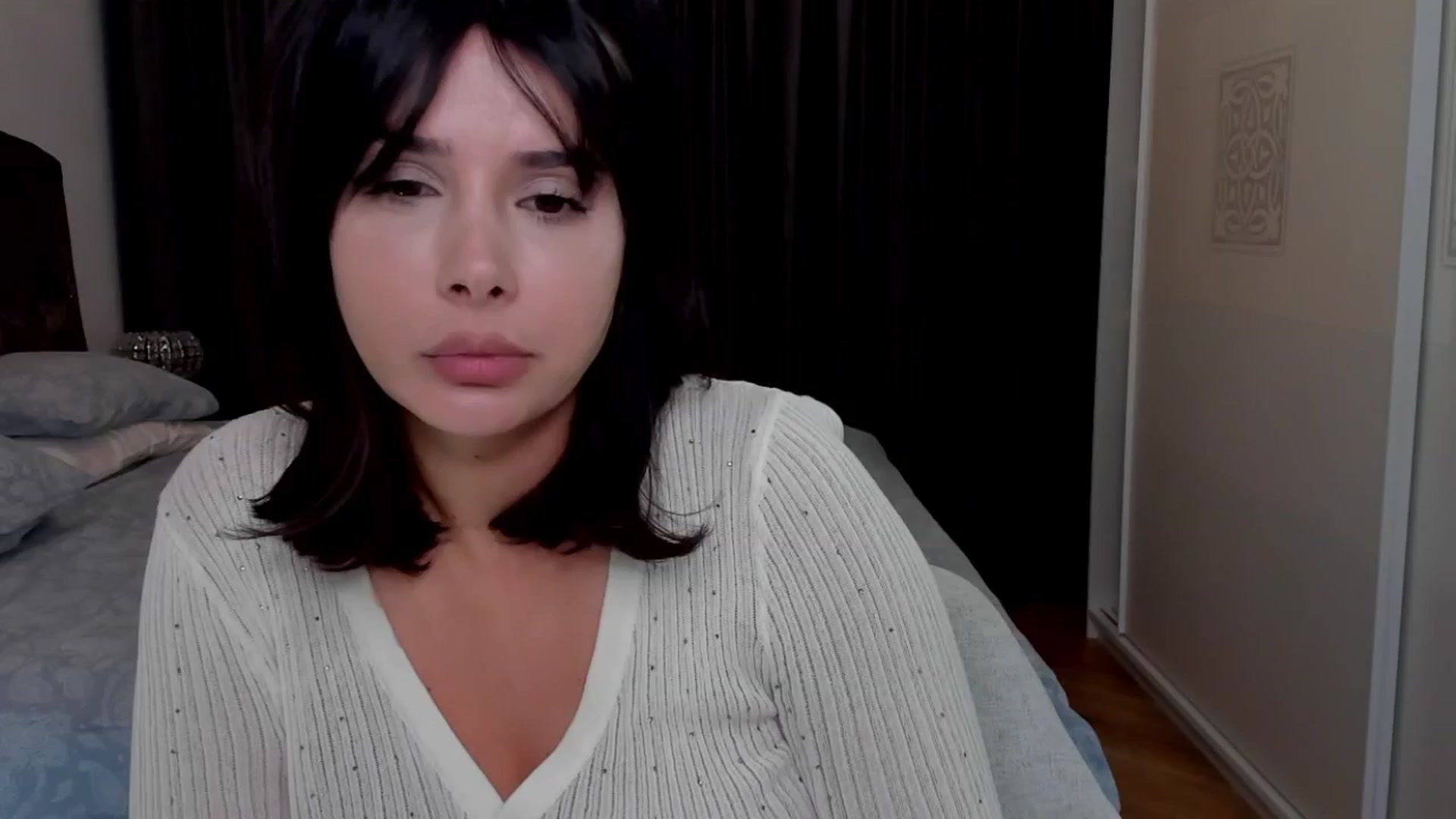 Gallery image thumbnail from LenaLiveNow's myfreecams stream on, 04/08/2025, 20:10 image 5 of 20