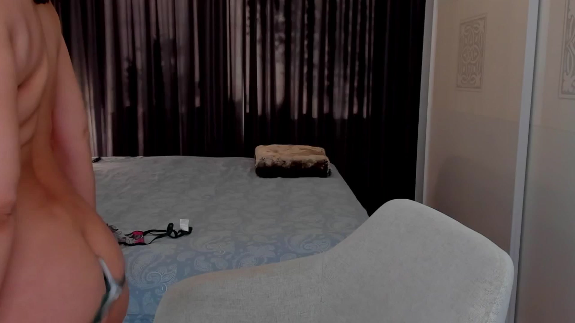 Gallery image thumbnail from LenaLiveNow's myfreecams stream on, 04/13/2025, 15:52 image 16 of 20