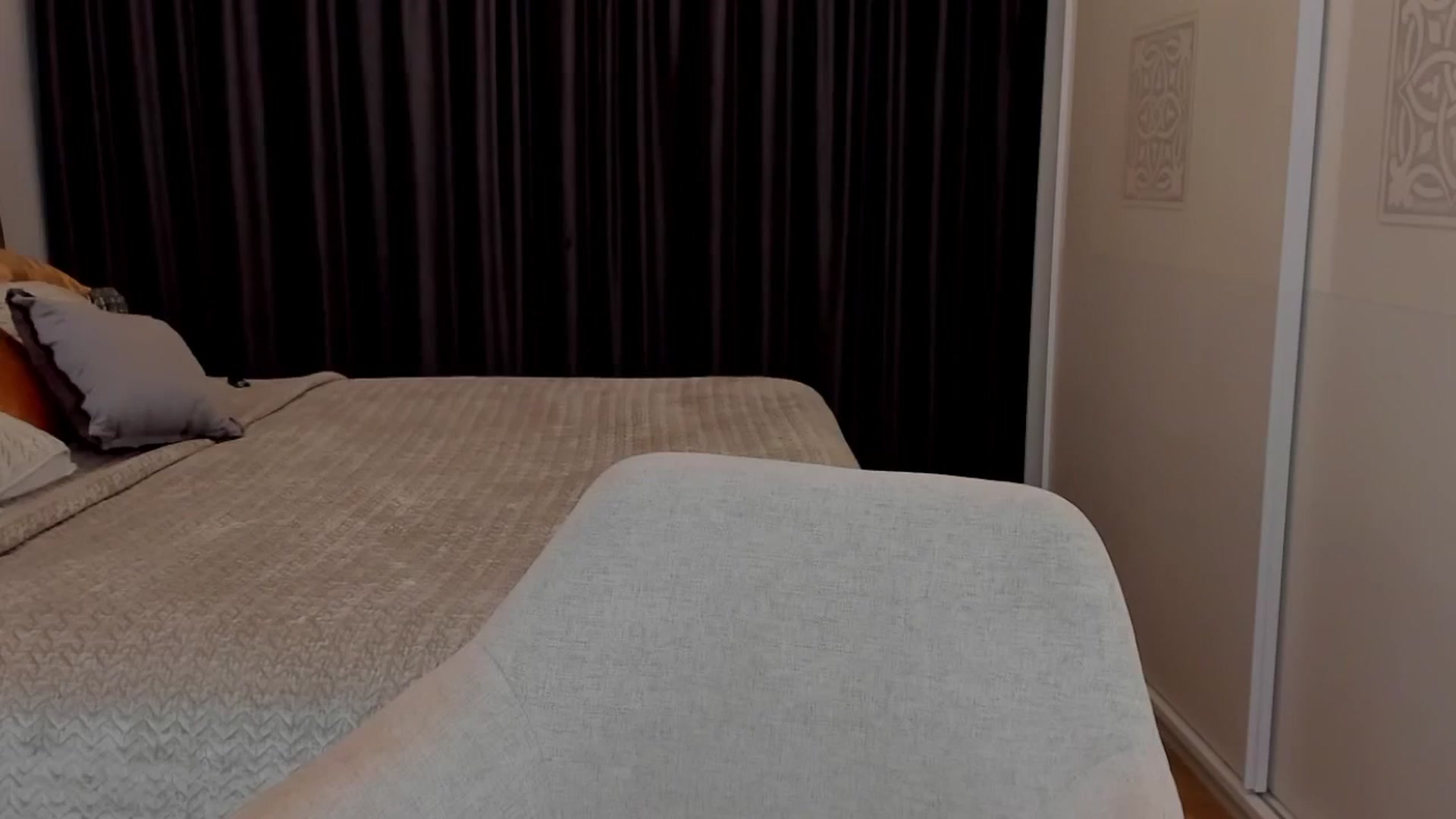 Gallery image thumbnail from LenaLiveNow's myfreecams stream on, 04/24/2025, 21:07 image 15 of 20