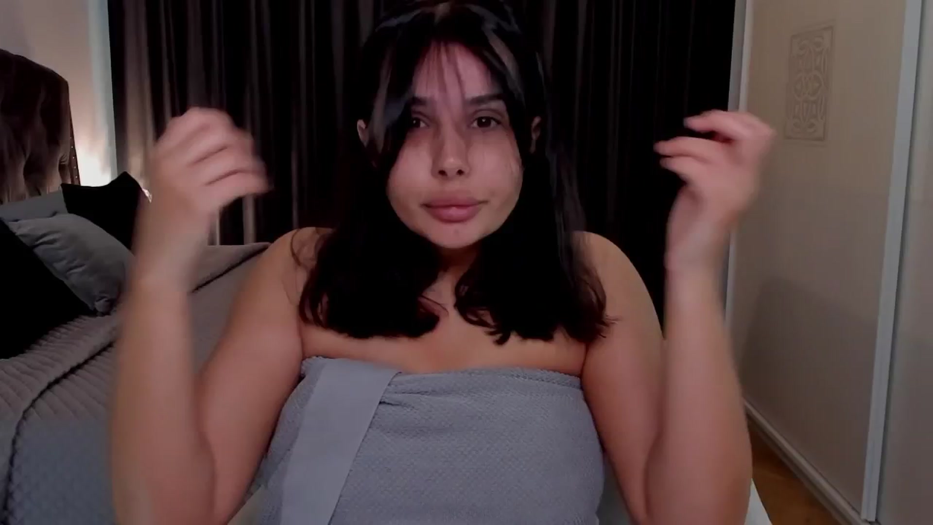 Gallery image thumbnail from LenaLiveNow's myfreecams stream on, 05/25/2025, 16:24 image 2 of 20