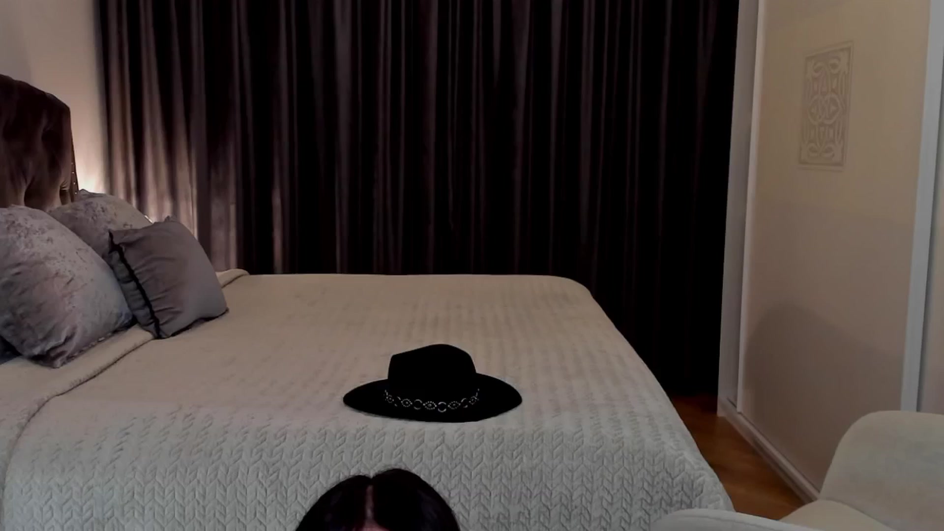 Gallery image thumbnail from LenaLiveNow's myfreecams stream on, 05/29/2025, 20:45 image 13 of 20