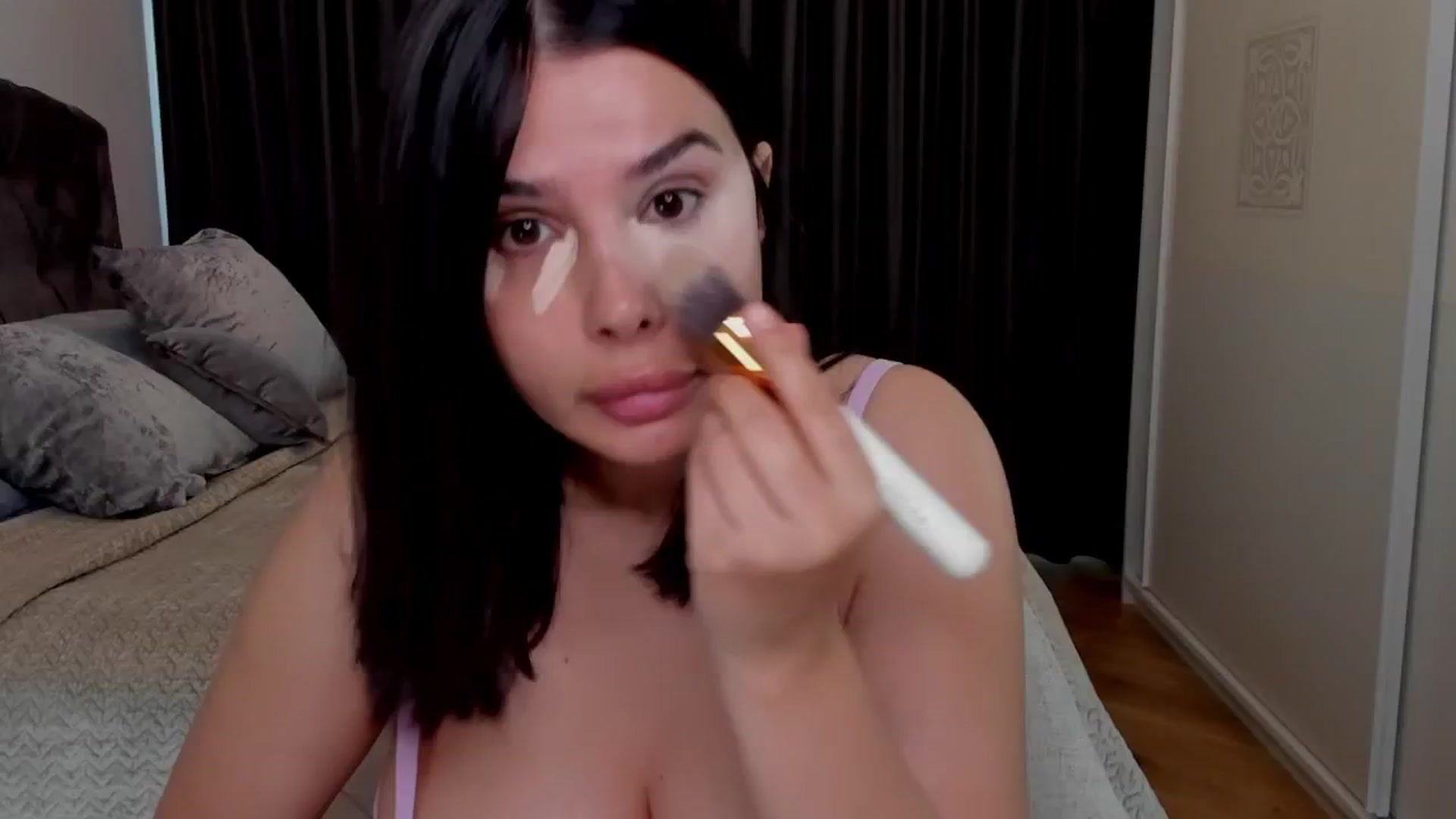 Gallery image thumbnail from LenaLiveNow's myfreecams stream on, 06/01/2025, 13:27 image 4 of 20
