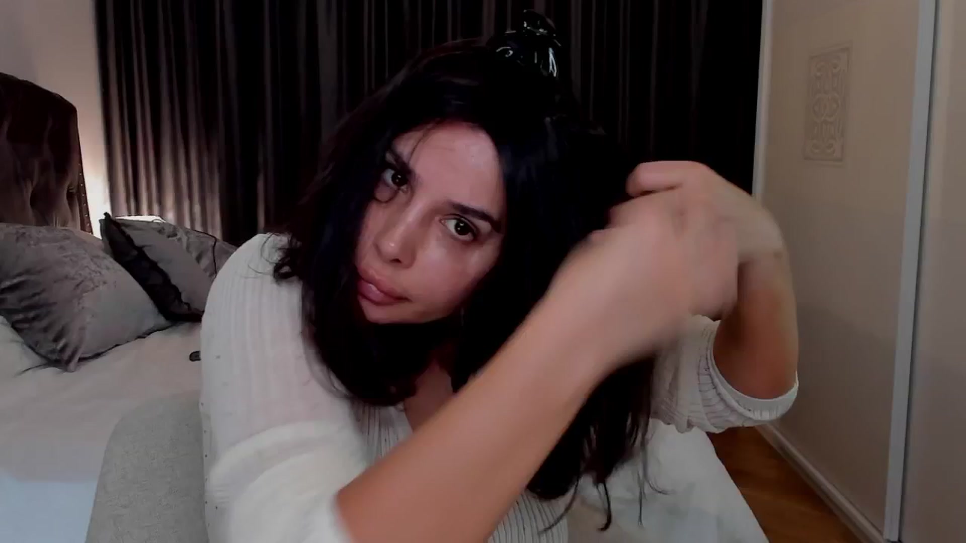 Gallery image thumbnail from LenaLiveNow's myfreecams stream on, 06/07/2025, 23:45 image 3 of 20