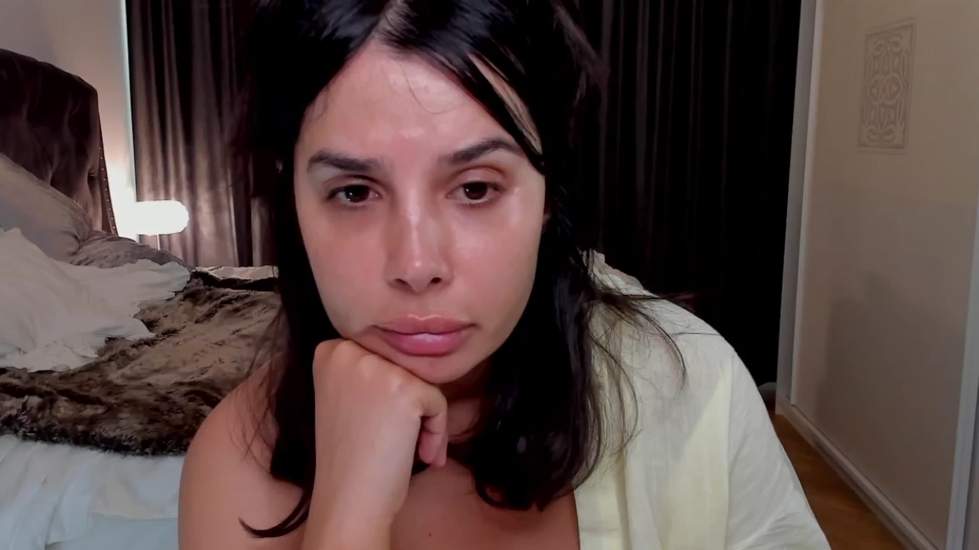 Gallery image thumbnail from LenaLiveNow's myfreecams stream on, 06/13/2025, 12:22 image 12 of 20