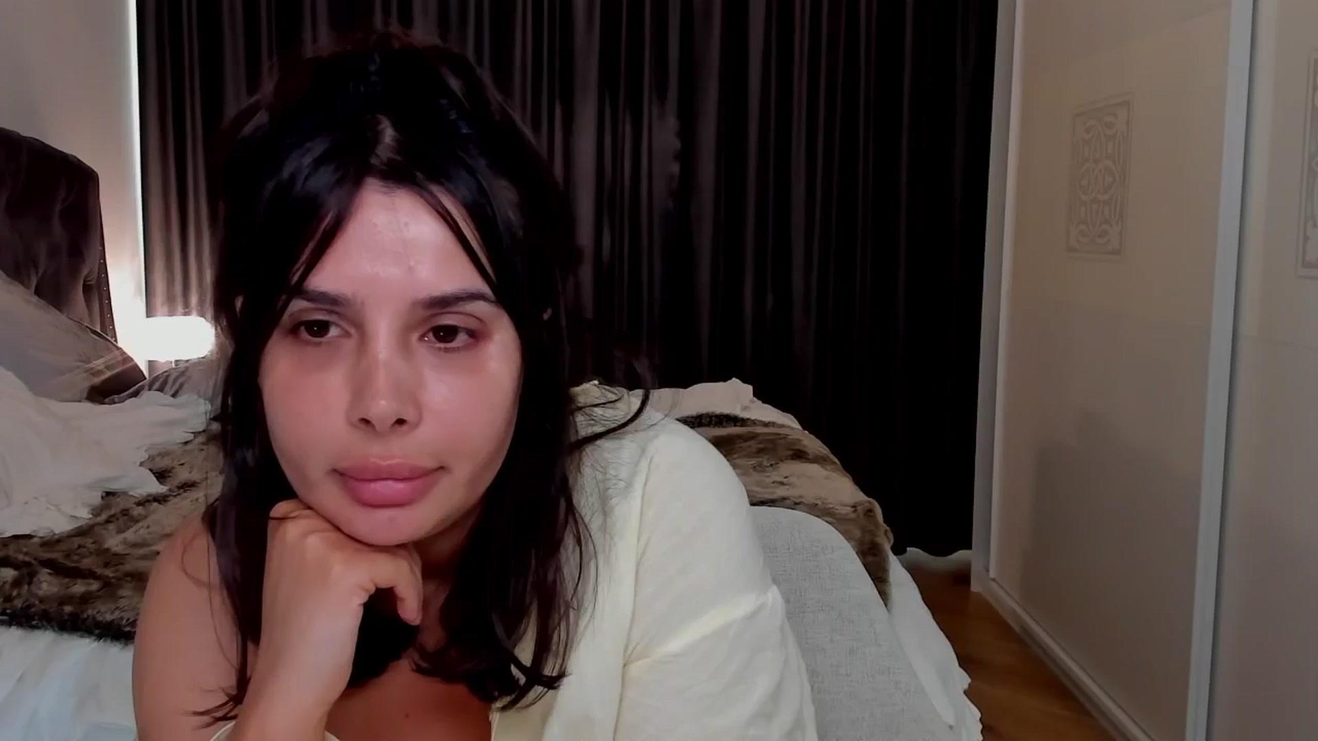 Gallery image thumbnail from LenaLiveNow's myfreecams stream on, 06/13/2025, 14:10 image 15 of 20