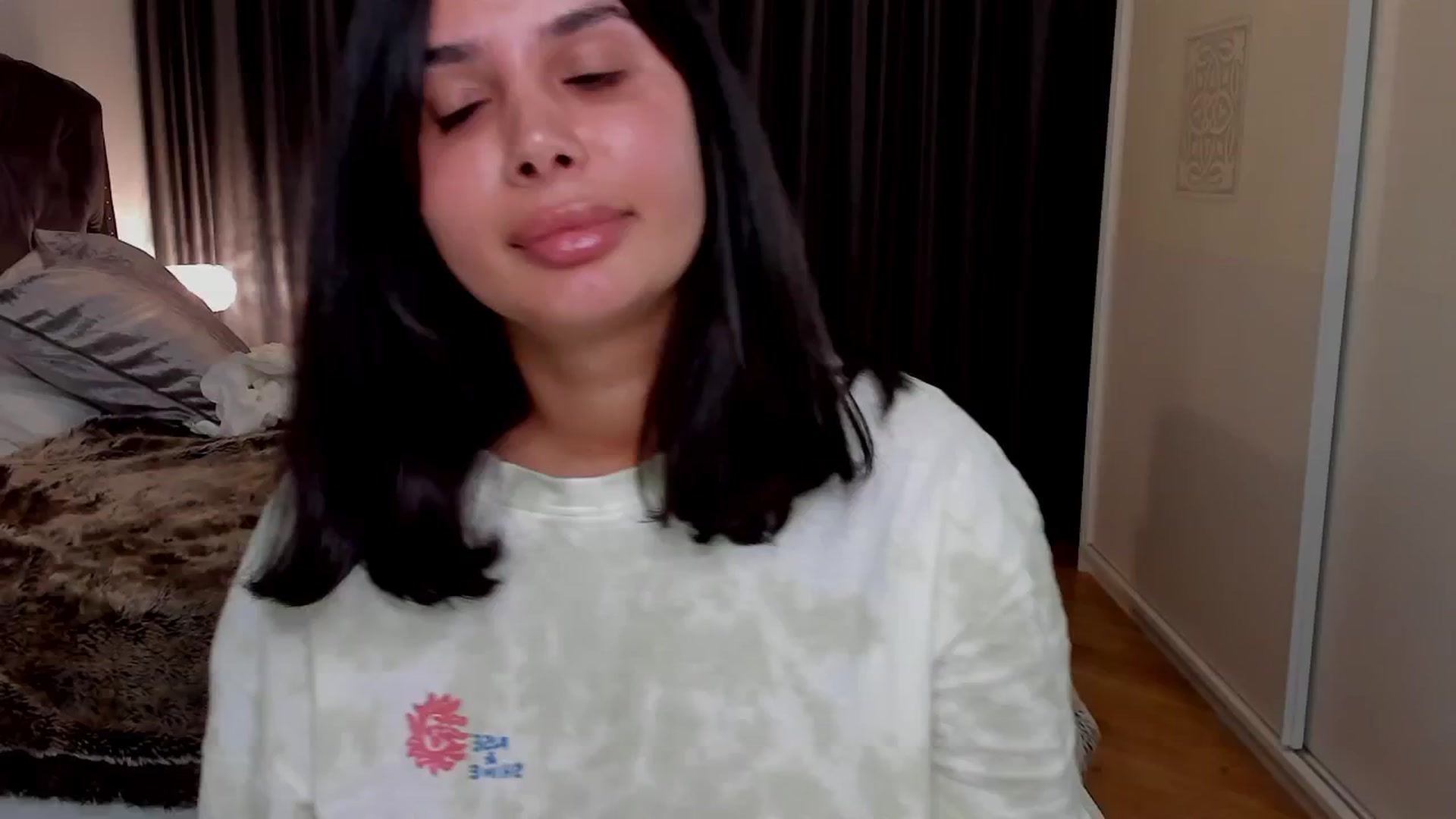 Gallery image thumbnail from LenaLiveNow's myfreecams stream on, 06/14/2025, 21:59 image 6 of 20