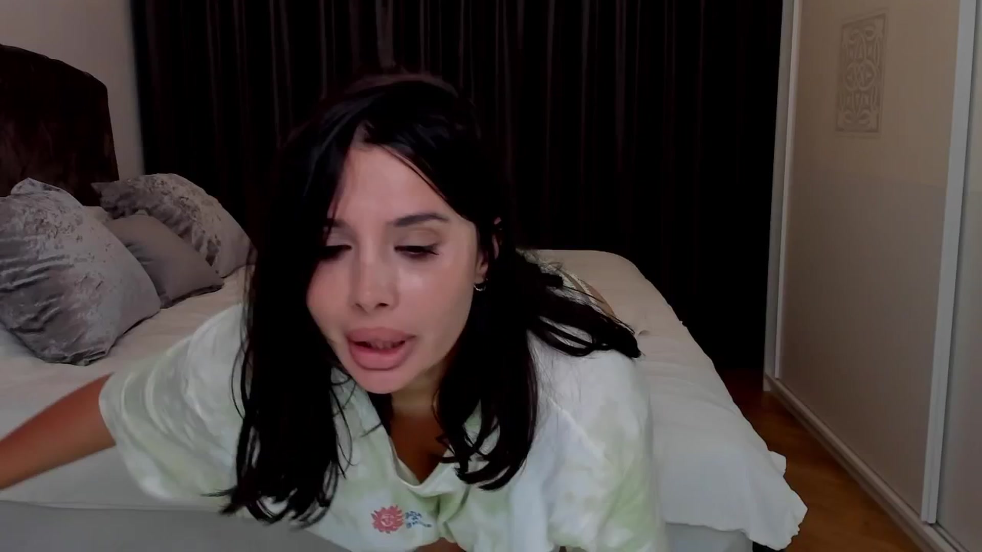 Gallery image thumbnail from LenaLiveNow's myfreecams stream on, 06/16/2025, 01:33 image 20 of 20