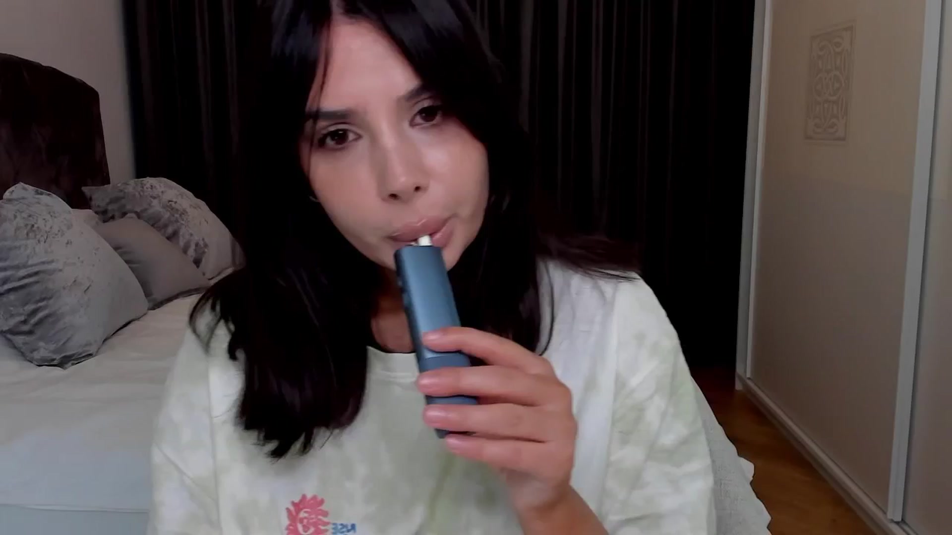 Gallery image thumbnail from LenaLiveNow's myfreecams stream on, 06/16/2025, 01:33 image 2 of 20