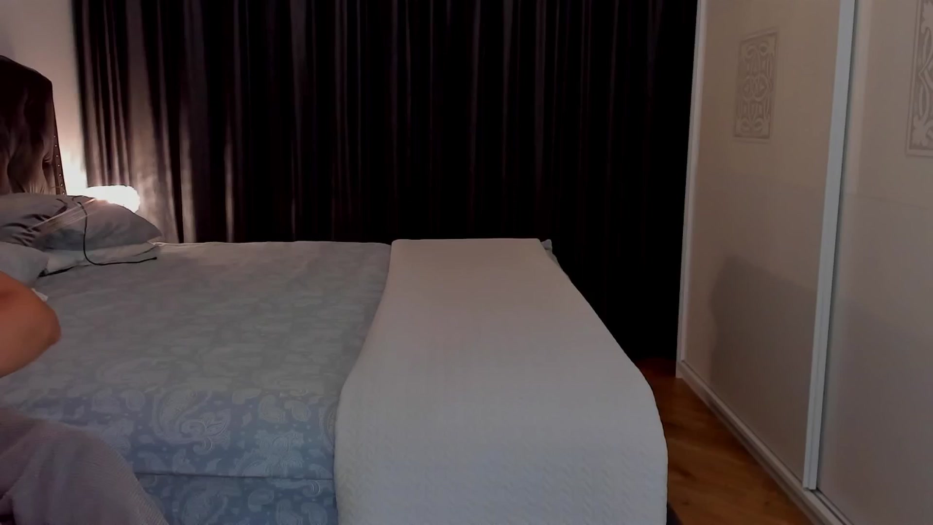 Gallery image thumbnail from LenaLiveNow's myfreecams stream on, 06/25/2025, 23:30 image 3 of 20