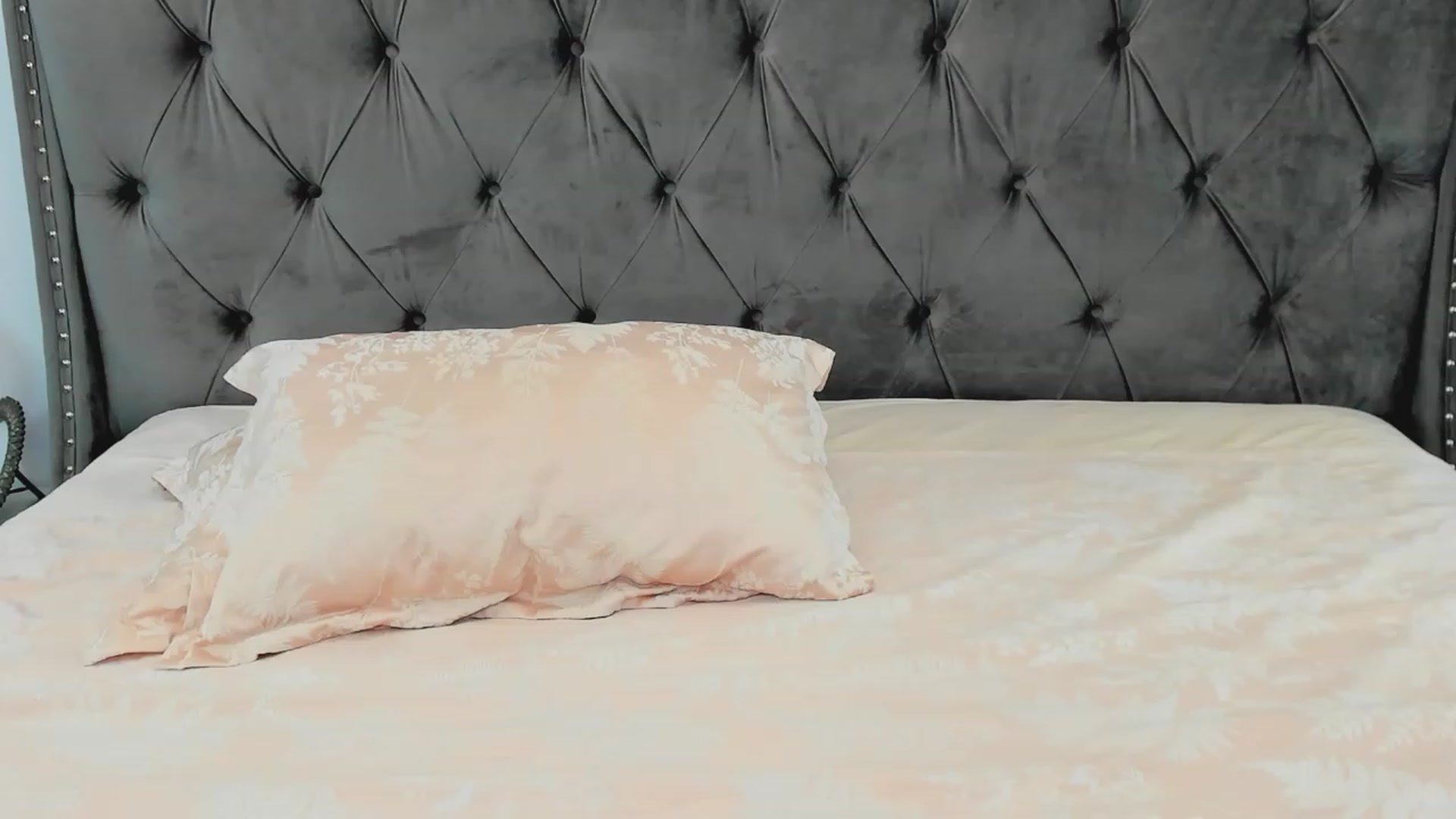 Gallery image thumbnail from LenaLively's myfreecams stream on, 09/19/2023, 14:16 image 20 of 20