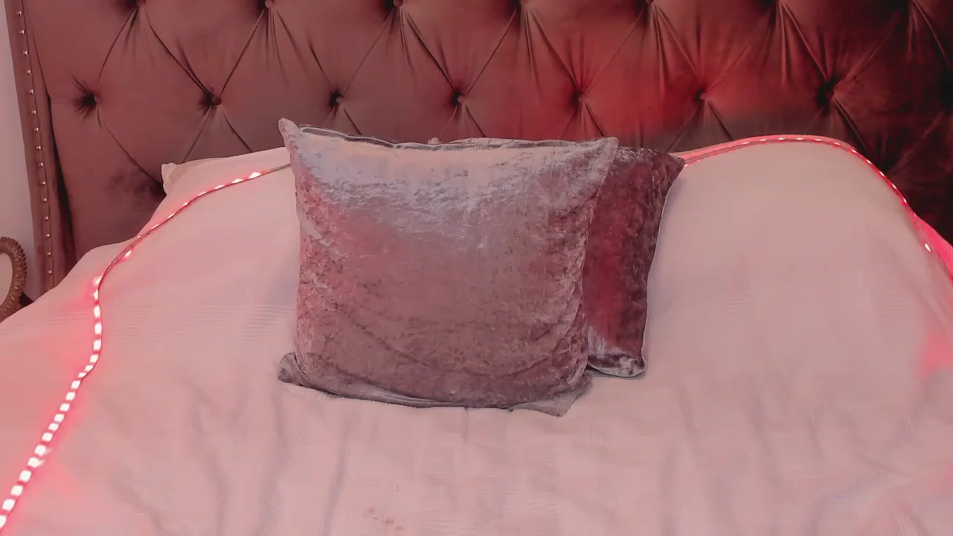 Gallery image thumbnail from LenaLively's myfreecams stream on, 11/20/2023, 21:22 image 6 of 20