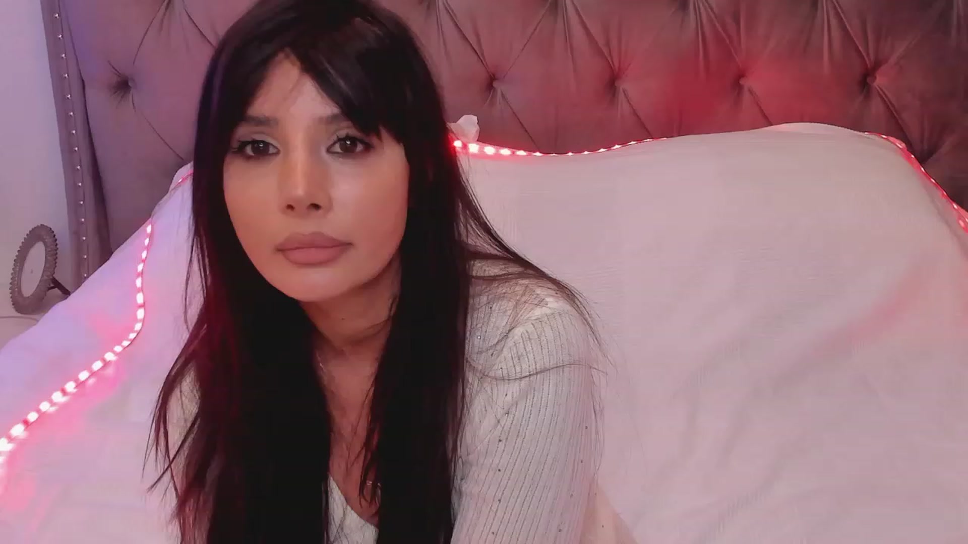 Gallery image thumbnail from LenaLively's myfreecams stream on, 11/22/2023, 20:44 image 4 of 20