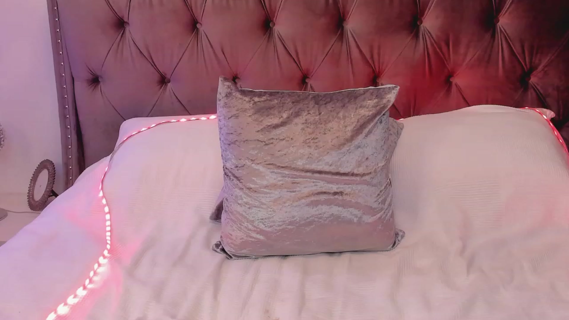 Gallery image thumbnail from LenaLively's myfreecams stream on, 11/22/2023, 20:44 image 19 of 20