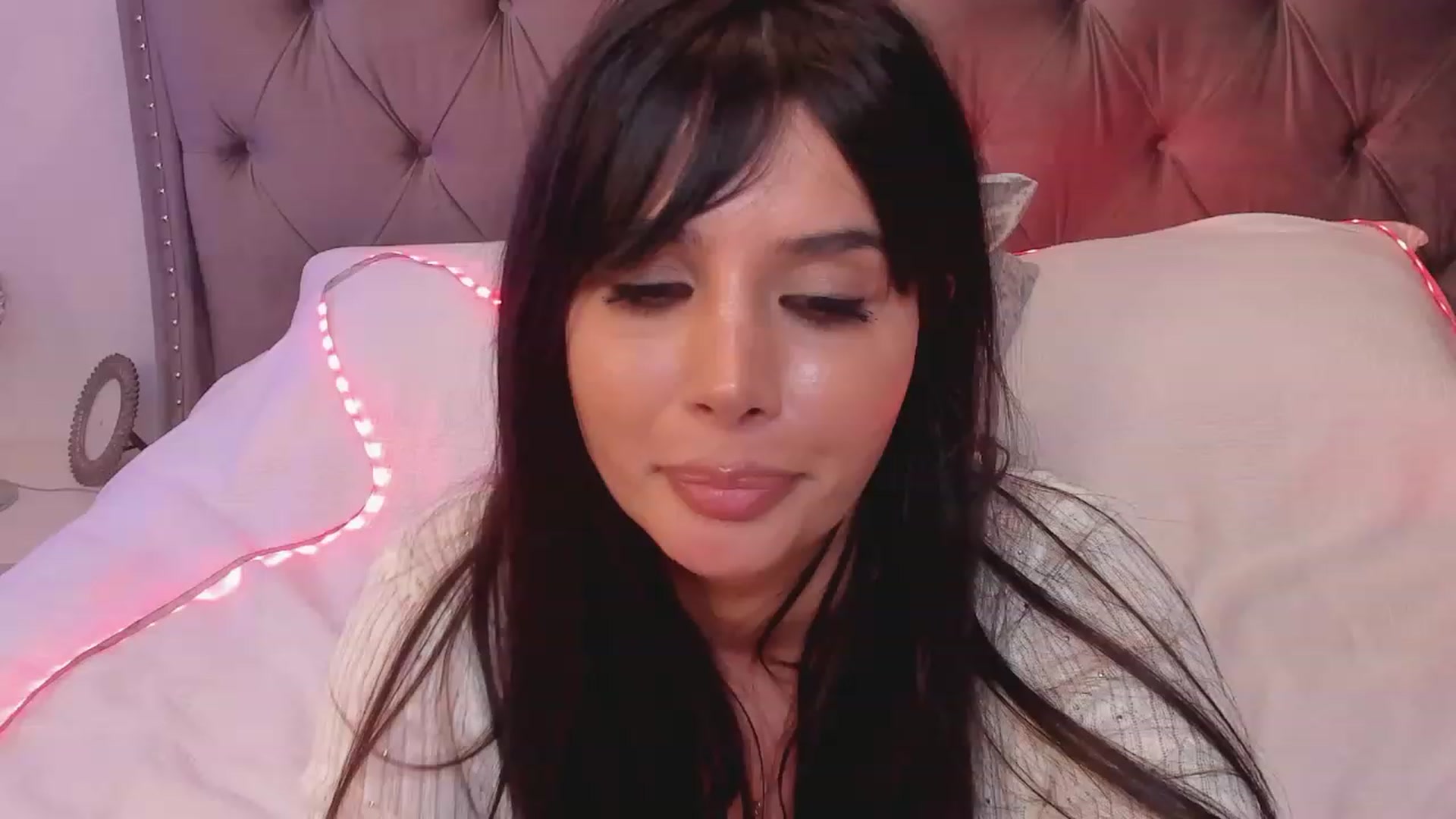 Gallery image thumbnail from LenaLively's myfreecams stream on, 11/22/2023, 21:56 image 18 of 20