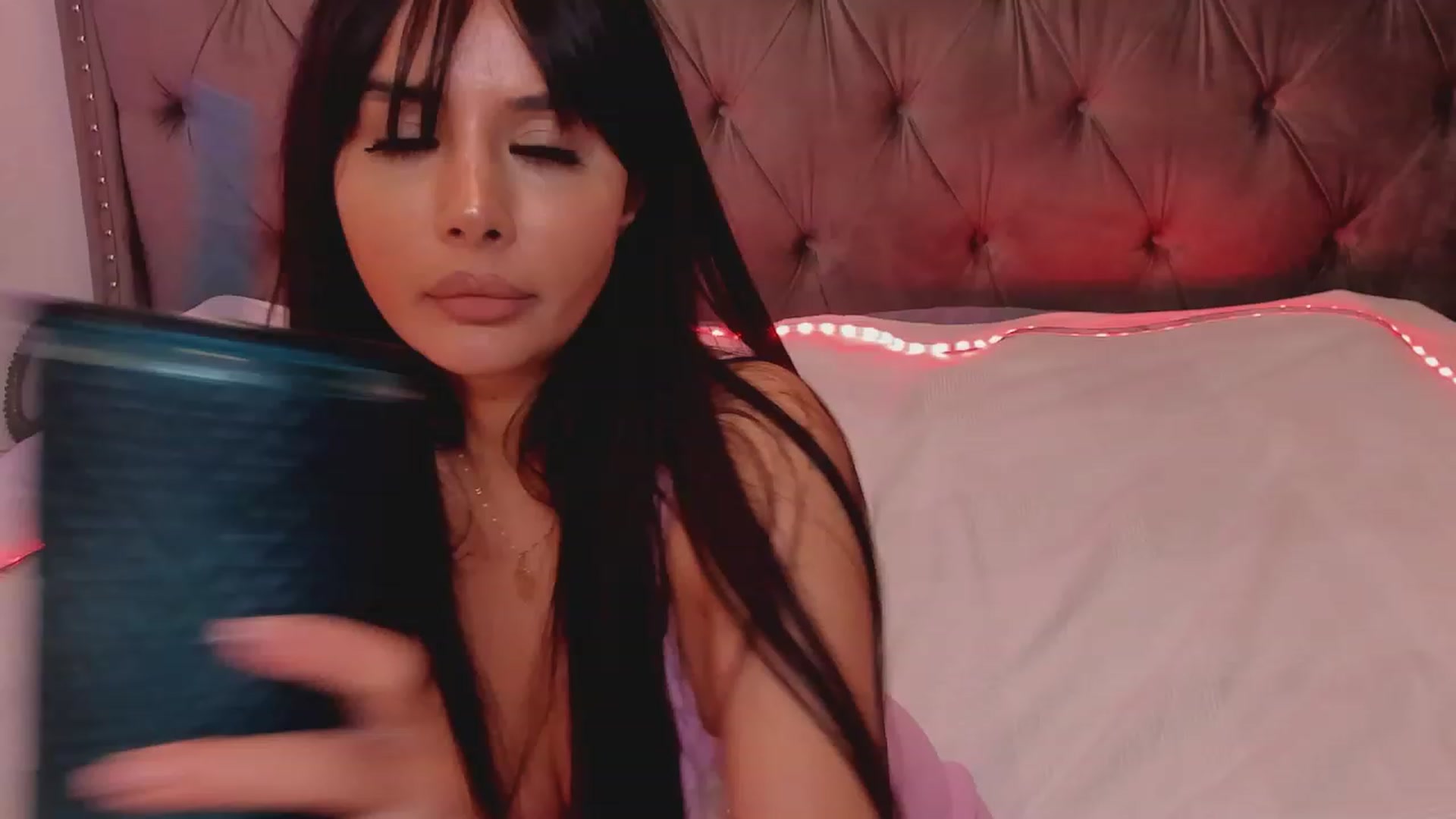 Gallery image thumbnail from LenaLively's myfreecams stream on, 11/25/2023, 19:47 image 6 of 20