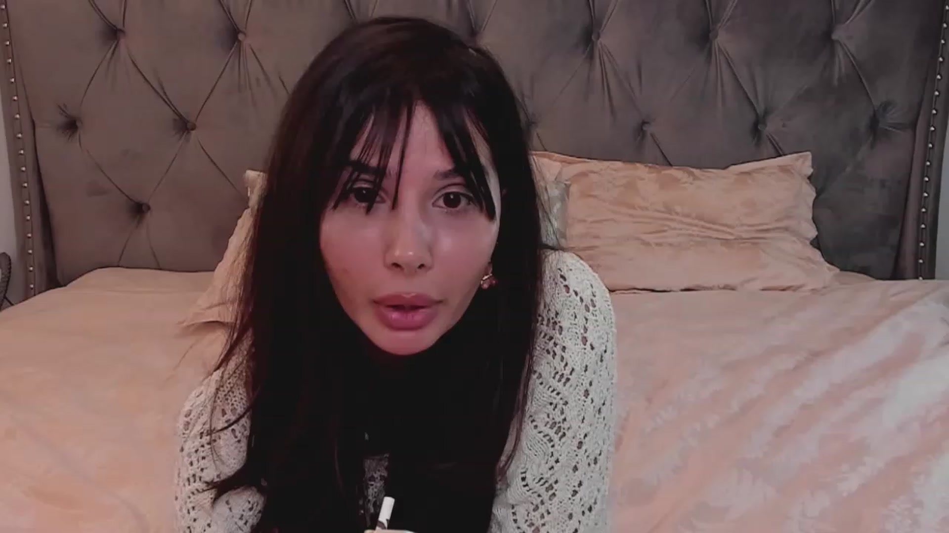 Gallery image thumbnail from LenaLively's myfreecams stream on, 12/24/2023, 20:12 image 15 of 20