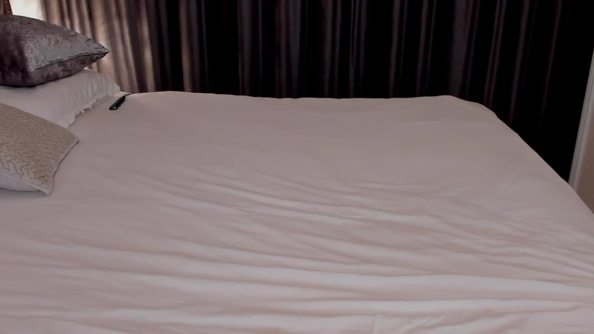Gallery image thumbnail from LenaRae's myfreecams stream on, 10/24/2025, 18:53 image 15 of 20