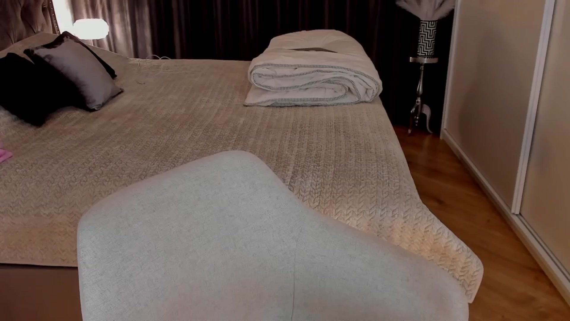 Gallery image thumbnail from LenaRae's myfreecams stream on, 12/22/2025, 01:01 image 17 of 20